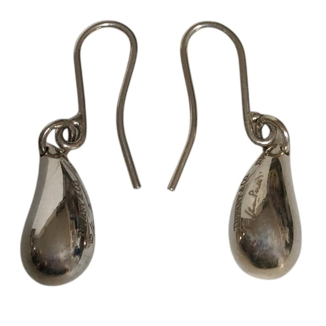 TIFFANY&Co. Tiffany & Co. Elsa Peretti 925 Teardrop Earrings, Silver, Women's: --- Catalog ---Category: SizeSize (HxWxD): 1.20mm x 0.60mm / 0.05'' x 0.02''Category: DesignType: Stud earringsColor: SilverGender: WomenMaterial: Silver 925Category: GeneralBrand: Tiffany--- Item Lis