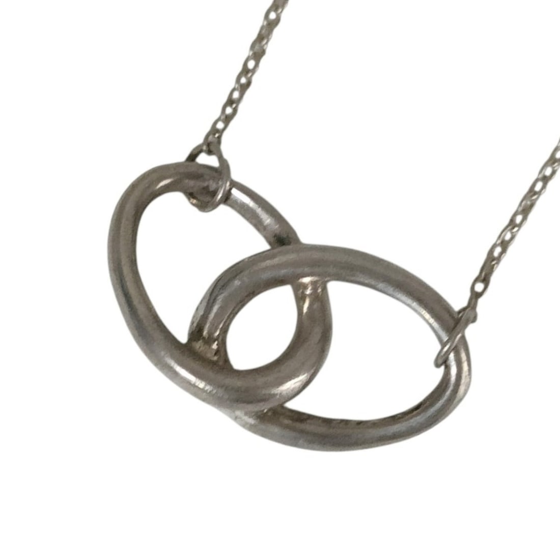 TIFFANY & Co. Tiffany Elsa Peretti Double Loop Chain Pendant Necklace, 925 Sterling Silver, Women's: --- Catalog ---Category: SizePendant Size: 1mm x 1.9mm / 0.03'' x 0.07''Neck Circumference: 39 cm / 15.35''Category: DesignColor: SilverGender: WomenMaterial: Silver 925Necklace Type: Pendant necklace
