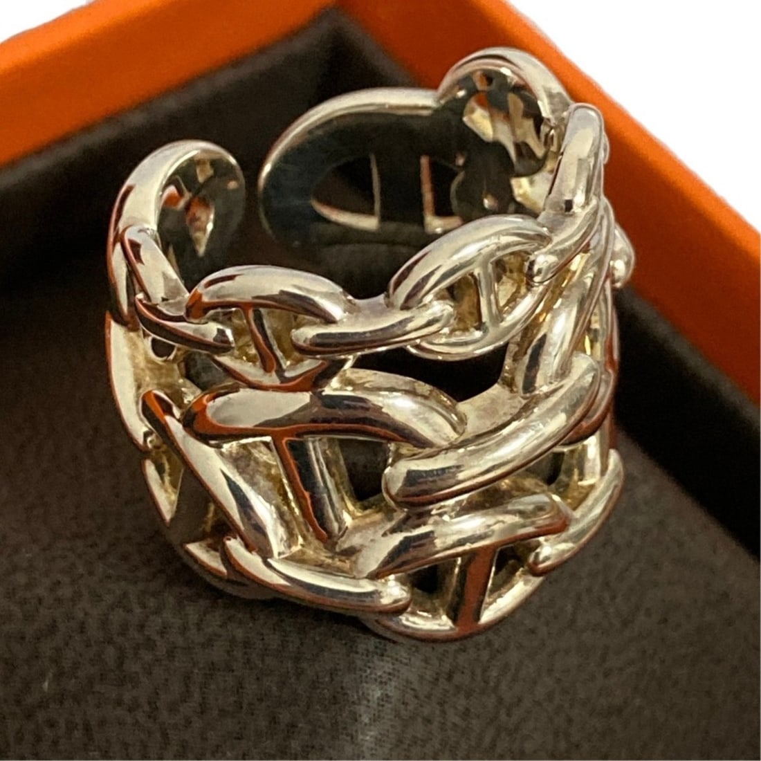 HERMES Chaine d'Ancre Enchainée GM Ring, 925 Sterling Silver, Size 53 (approx. 1cm), Men's/Women's.: --- Catalog ---Category: PackNumber in Pack: 2Category: SizeJP Size: 13US Size: 6.5Category: DesignType: Band ringColor: SilverGender: Men,WomenMaterial: Silver 925Category: GeneralBrand: Hermes--- It