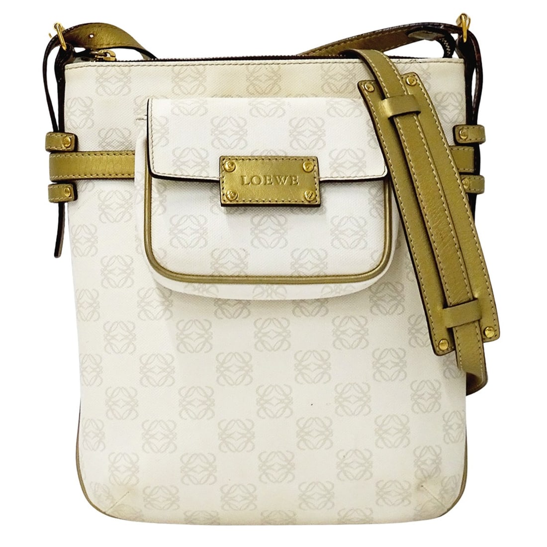 Loewe handbag for women, brand shoulder bag, white and gold, Anagram pattern, with pouch.: --- Catalog ---Category: SizeSize (HxWxD): 28cm x 24.5cm x 8cm / 11.02'' x 9.64'' x 3.14''Category: DesignType: Handbag, Pouch, Shoulder bagColor: WhiteGender: WomenMaterial: PVC Category: GeneralBran