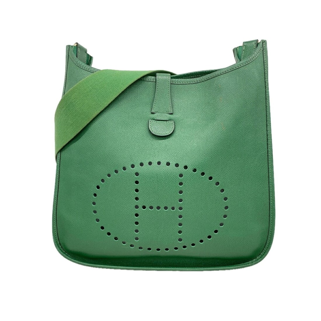 Hermes Evelyne 1GM Shoulder Bag, Courchevel Leather, Bamboo, with V stamp, for women.: --- Catalog ---Category: SizeSize (HxWxD): 31.5cm x 28cm x 8.5cm / 12.4'' x 11.02'' x 3.34''Category: DesignType: Shoulder bagColor: BambouGender: WomenMaterial: Courchevel leather Hardware Color: Gol