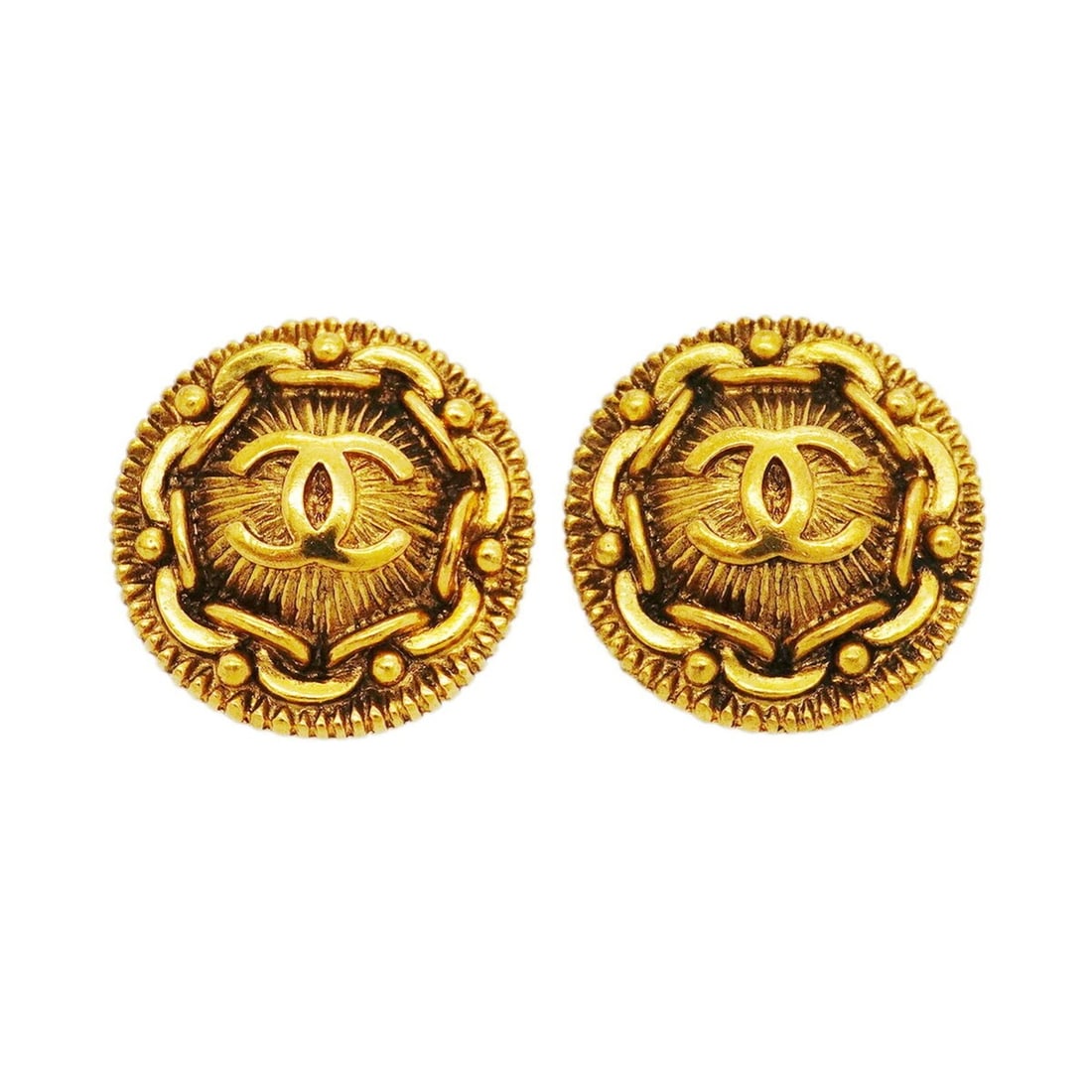 Chanel Earrings, Coco Mark Circle, GP Plated Gold, Women's: --- Catalog ---Category: SizeSize (HxWxD): 23.30mm x 22.60mm / 0.92'' x 0.89''Category: DesignType: Clip earringsColor: GoldGender: WomenMaterial: Gold platingCategory: GeneralBrand: Chanel--- Item Li