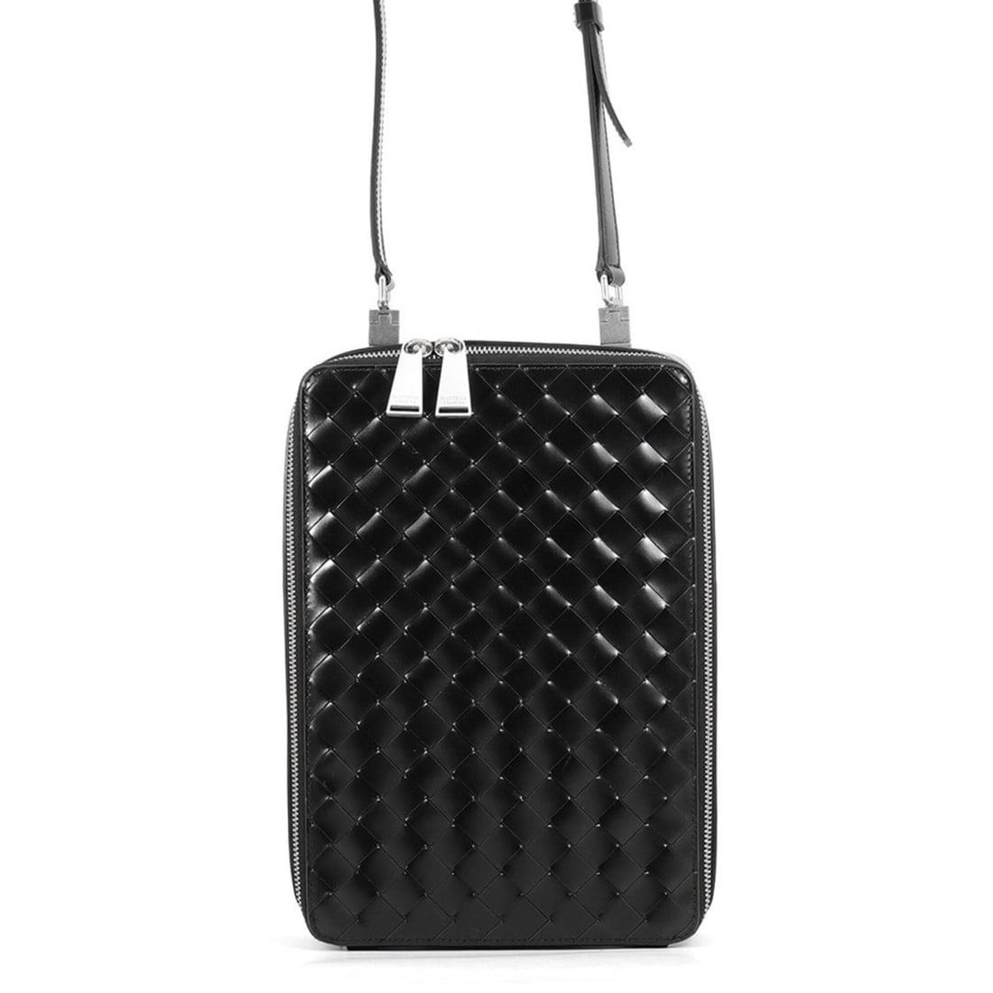 Bottega Veneta Shoulder Bag, Intrecciato, Calf Leather, 596370, Black. Handbag for Men.: --- Catalog ---Category: SizeSize (HxWxD): 27cm x 19.5cm x 4.5cm / 10.62'' x 7.67'' x 1.77''Category: DesignType: Shoulder bagColor: BlackGender: MenMaterial: Leather Category: GeneralBrand: Bottega V
