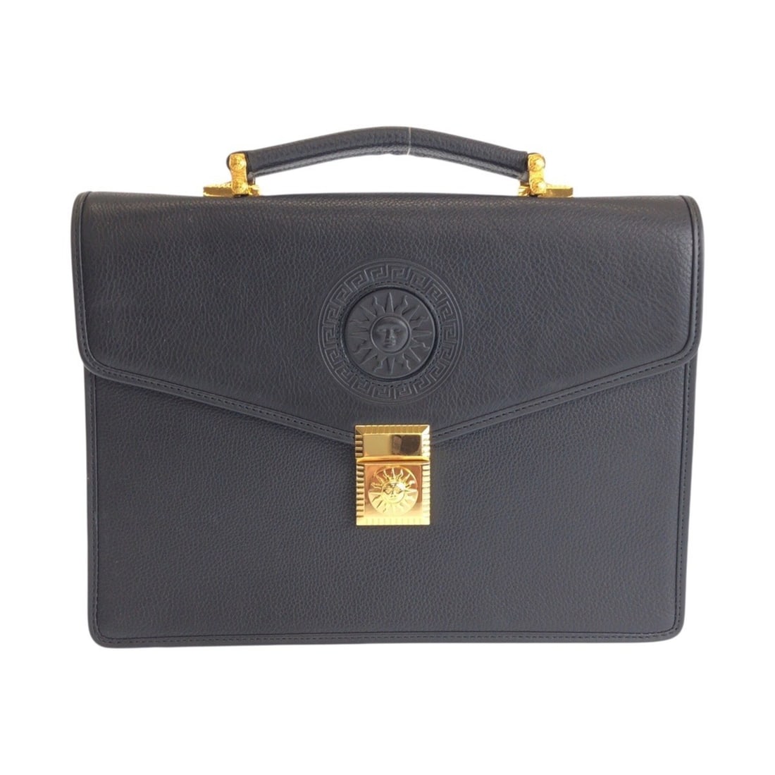 VERSACE Vintage Sunburst Black Leather Second Bag Clutch Business for Men: --- Catalog ---Category: SizeSize (HxWxD): 22cm x 30cm x 6cm / 8.66'' x 11.81'' x 2.36''Category: DesignType: Clutch bagColor: BlackGender: MenMaterial: Leather Hardware Color: GoldCategory: GeneralBr