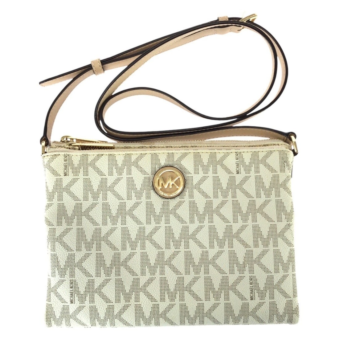 Michael Kors JET SET ITEM MK Logo Shoulder Bag for Women, White with Gold Hardware, 35T6GFTC7B: --- Catalog ---Category: SizeSize (HxWxD): 17cm x 21cm x 2cm / 6.69'' x 8.26'' x 0.78''Category: DesignType: Shoulder bagColor: WhiteGender: WomenMaterial: PVC Hardware Color: GoldCategory: GeneralMPN