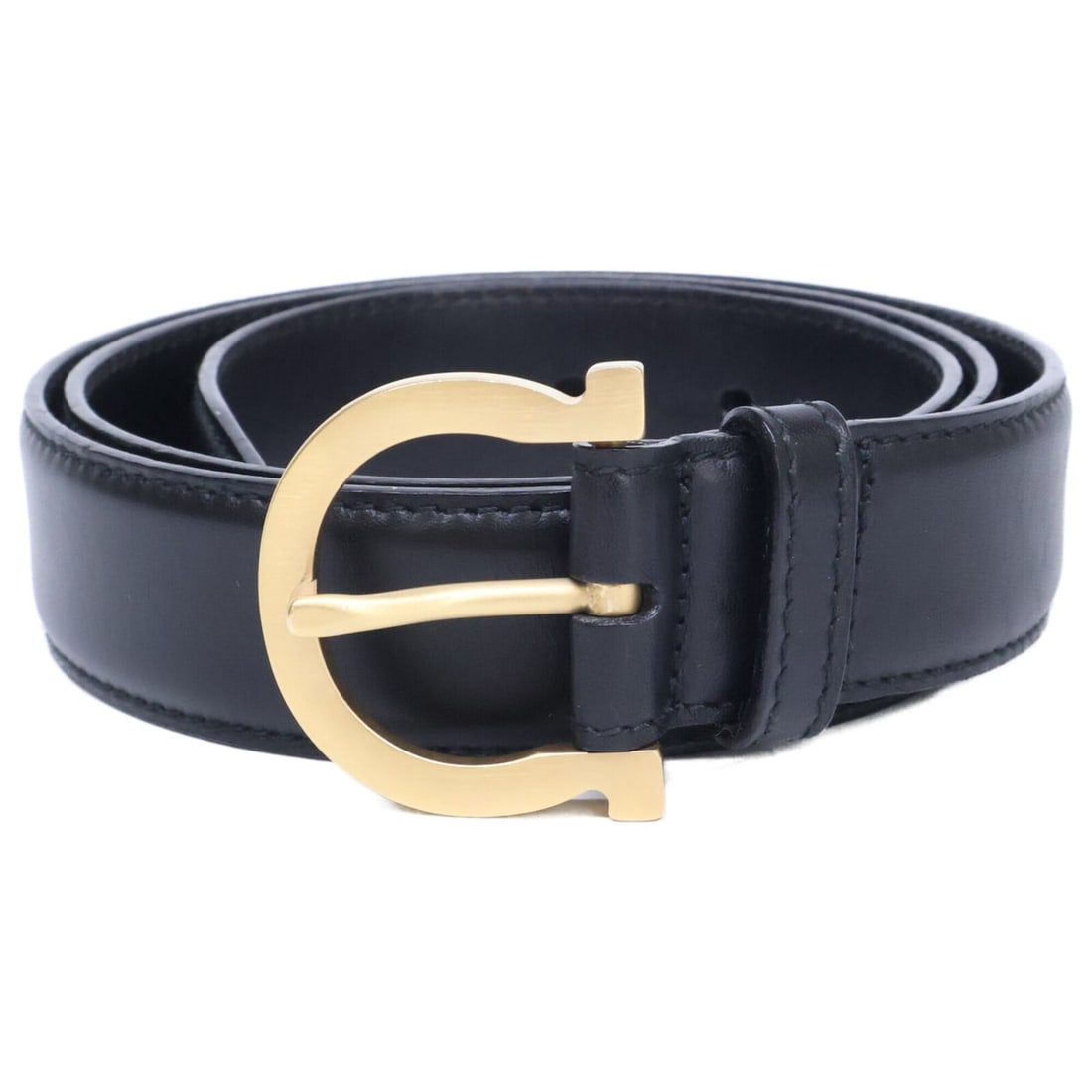 Black Gold Salvatore Ferragamo 7086 Gancini Buckle Leather Belt, Size 34, Black & Gold, Men's: --- Catalog ---Category: SizeLength: 80cm - 90cm / 31.49'' - 35.43''Category: DesignType: Standard beltColor: Black, GoldGender: MenMaterial (Strap): Leather Category: GeneralBrand: Salvatore Ferragam