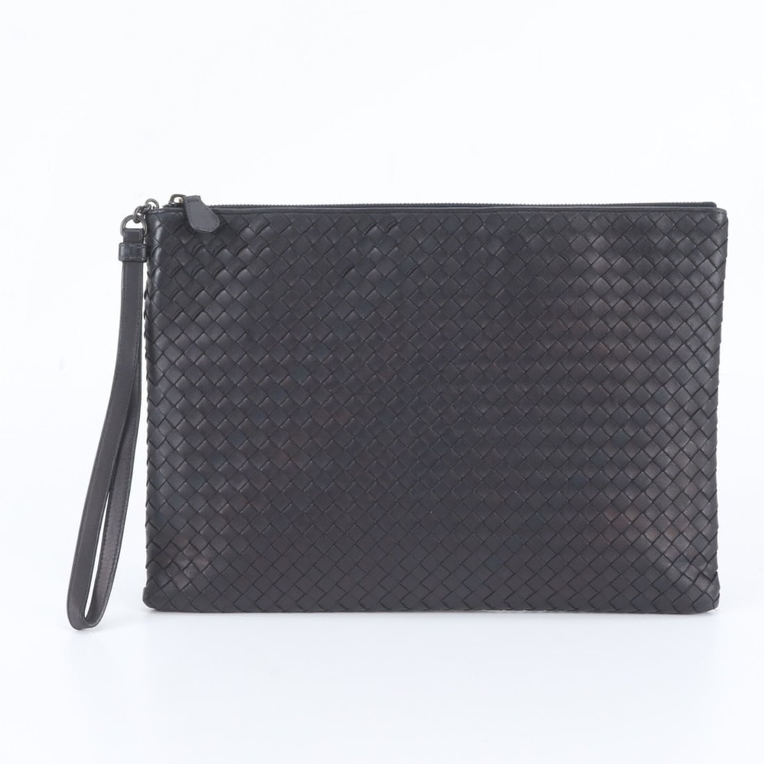 Bottega Veneta Intrecciato Leather Second Bag Clutch Pouch Black Men's: --- Catalog ---Category: SizeSize (HxWxD): 25cm x 34cm x 1.5cm / 9.84'' x 13.38'' x 0.59''Category: DesignType: Clutch bag, PouchColor: BlackGender: MenMaterial: Leather Category: GeneralBrand: Botteg
