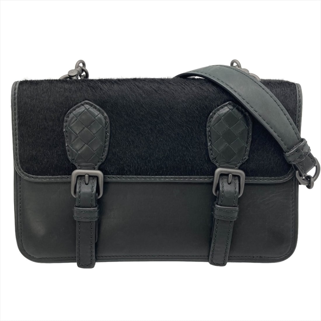 Bottega Veneta Intrecciato Shoulder Bag, Leather, Black, Black Hardware: --- Catalog ---Category: SizeHandle Drop: 25.00cm / 9.84''Size (HxWxD): 15cm x 22.5cm x 4.5cm / 5.9'' x 8.85'' x 1.77''Category: DesignType: Shoulder bagColor: BlackGender: WomenClosure: MagnetMateria