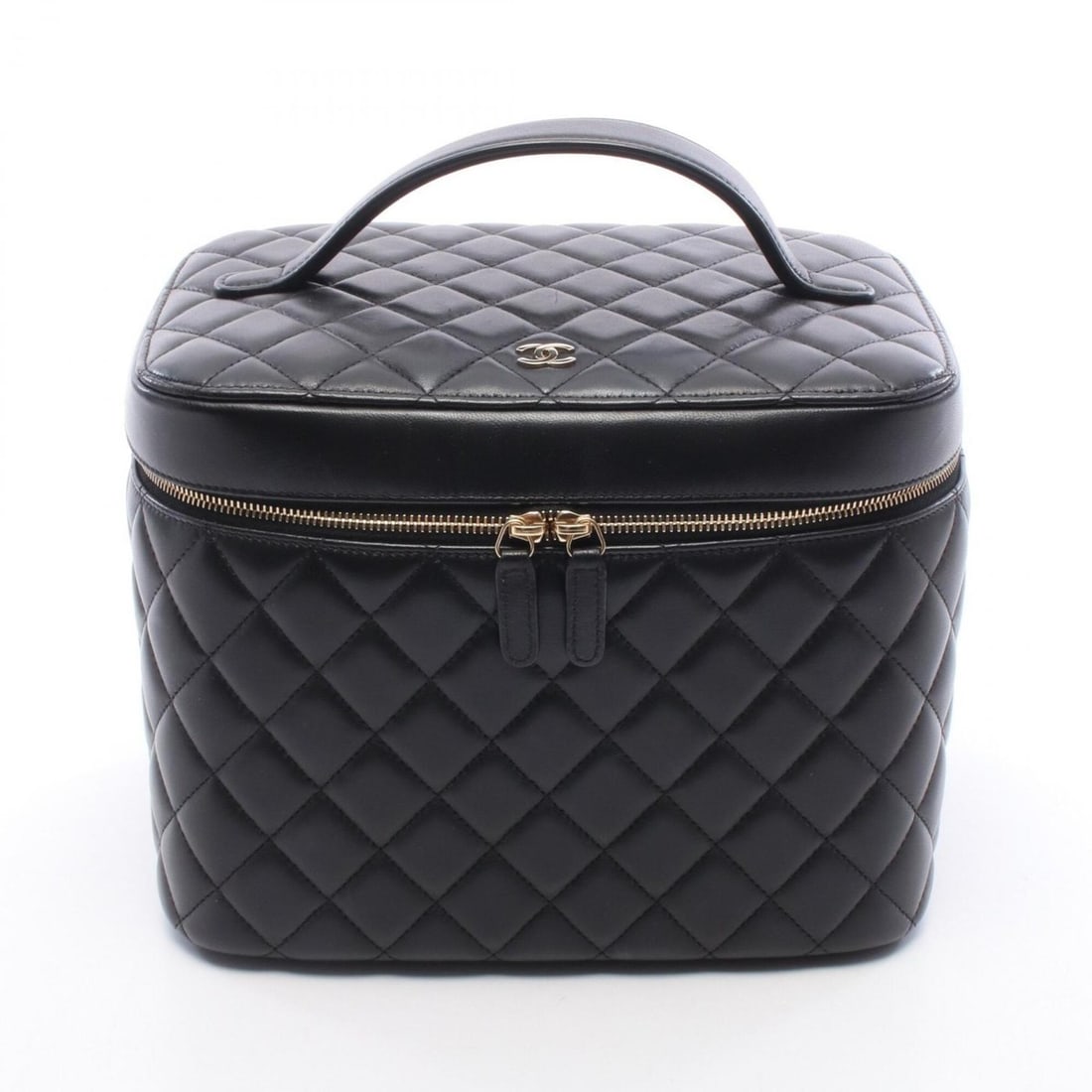Chanel Matelassé Handbag, Lambskin Leather, Women's, Black: --- Catalog ---Category: SizeSize (HxWxD): 17cm x 23cm x 16cm / 6.69'' x 9.05'' x 6.29''Category: DesignType: HandbagColor: BlackGender: WomenMaterial: Leather Leather/Fur Type: LambskinCategory: Gene