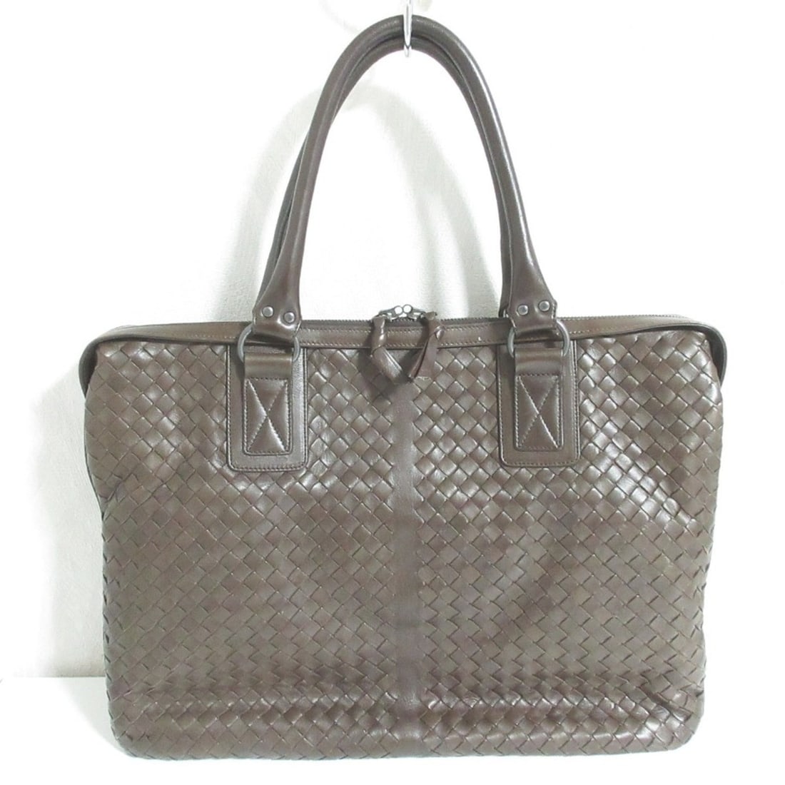BOTTEGA VENETA Intrecciato Briefcase Business Bag Brown Men's: --- Catalog ---Category: SizeSize (HxWxD): 30cm x 42cm x 7cm / 11.81'' x 16.53'' x 2.75''Handle Length: 45.5cm / 17.91''Category: DesignType: BriefcaseColor: BrownGender: MenMaterial: Intrecciato Cate