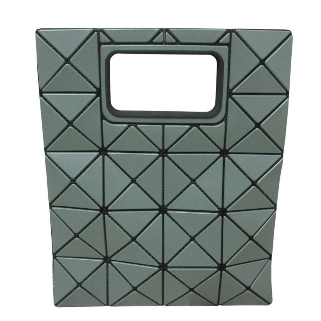 BAOBAO ISSEY MIYAKE BOCCA MATTE Flat Handbag BB21AG651 Gray (Men's & Women's): --- Catalog ---Category: SizeSize (HxWxD): 28cm x 22.5cm / 11.02'' x 8.85''Handle Length: 23cm / 9.05''Category: DesignType: HandbagColor: GrayGender: Men,Women,UnisexCategory: GeneralBrand: Issey Miy