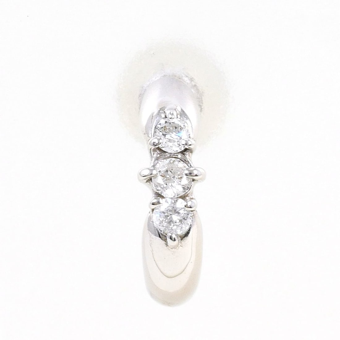 K14 14K WG White Gold Earring (Single Earring) with 0.065ct Diamond, Total Weight 0.7g, Jewelry: --- Catalog ---Category: SizeWeight: 0.7g / 0.02oz.Category: DesignType: Stud earringsColor: White goldMetal: White GoldStone: DiamondGender: WomenMaterial: White gold (14K)Metal Purity: 14KWeight (ct