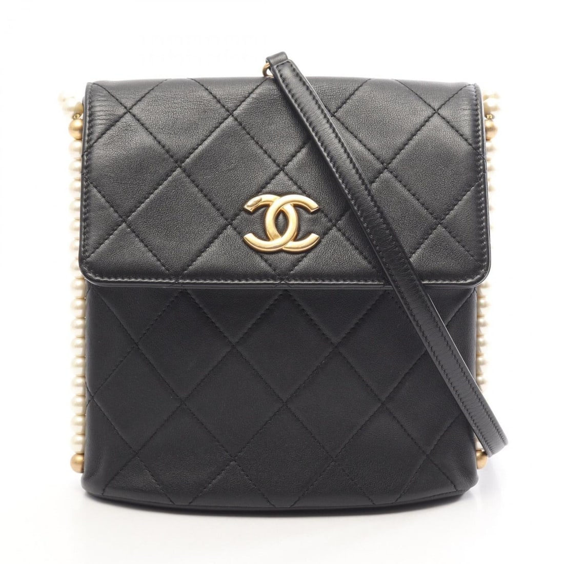 Chanel Matelassé Faux Pearl Shoulder Bag, Handbag, Lambskin Leather, Women's, Black (AS2503): --- Catalog ---Category: SizeSize (HxWxD): 19cm x 20.5cm x 7.5cm / 7.48'' x 8.07'' x 2.95''Category: DesignType: Handbag, Shoulder bagColor: BlackGender: WomenMaterial: Leather Hardware Color: GoldLea