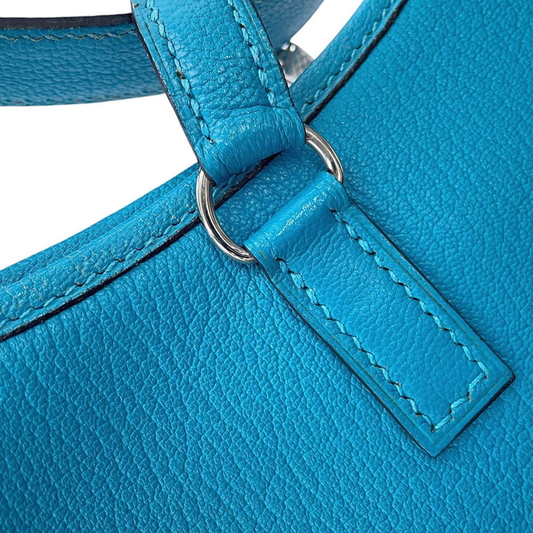 Hermes Shoulder Bag Trim 35 Ivory Taurillon Clemence Leather ?I Stamp HERMES Handbag: --- Catalog ---Category: SizeSize (HxWxD): 17cm x 24cm / 6.69'' x 9.44''Category: DesignType: Handbag, Shoulder bagColor: Turquoise blueGender: Women,MenMaterial: Chevre leather Category: GeneralBrand