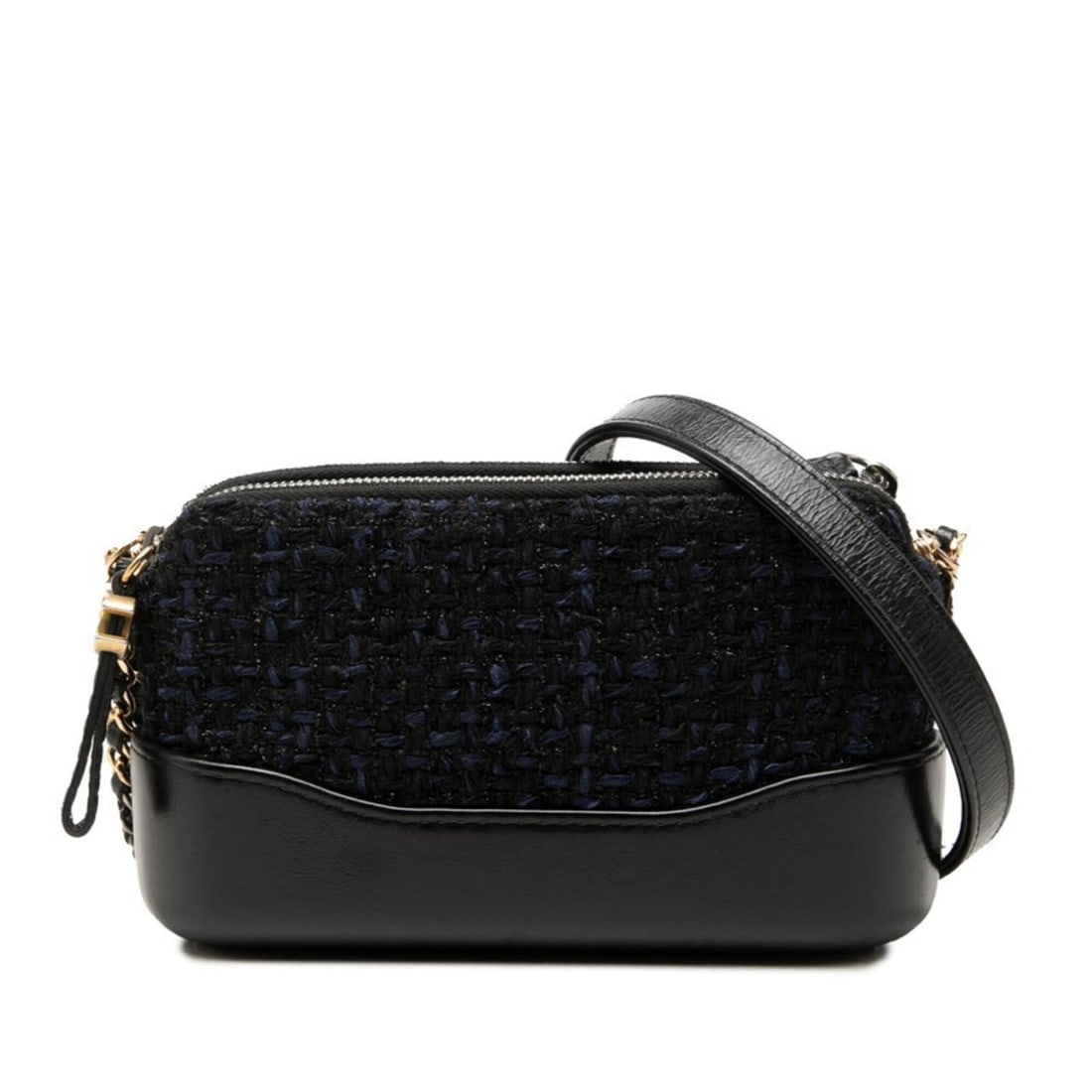 Chanel Coco Mark Gabrielle de Crossbody Chain Shoulder Bag A94505 Black Navy Tweed Leather Women's: --- Catalog ---Category: SizeSize (HxWxD): 10.5cm x 18cm x 5.5cm / 4.13'' x 7.08'' x 2.16''Category: DesignType: Shoulder bagColor: Black, NavyGender: WomenMaterial: Tweed , Leather Category: GeneralM