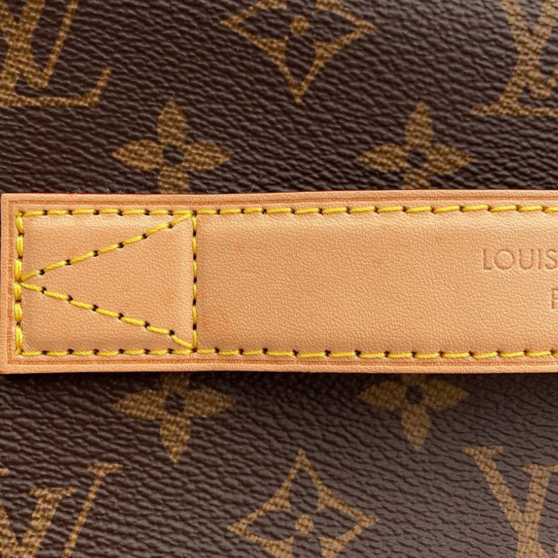 Louis Vuitton handbag pouch Monogram toiletry bag M11750 LOUIS VUITTON men's: --- Catalog ---Category: SizeSize (HxWxD): 11cm x 23cm x 13cm / 4.33'' x 9.05'' x 5.11''Category: DesignType: Document case, Handbag, PouchColor: BeigeGender: MenMaterial: Monogram Category: GeneralMP