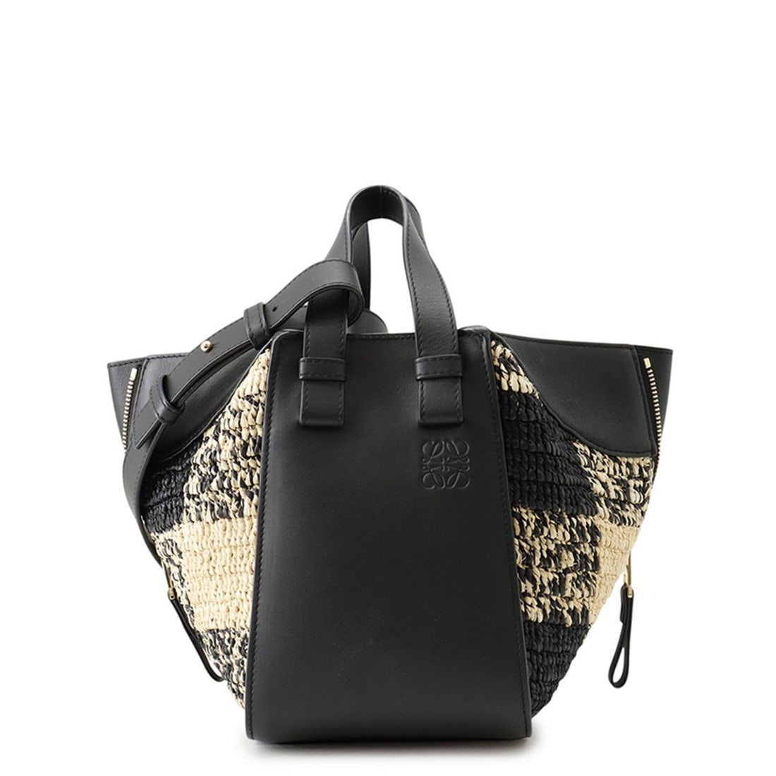 Loewe Hammock Compact Leather Raffia Handbag, 2-way Shoulder Bag, Black.: --- Catalog ---Category: SizeSize (HxWxD): 20cm x 14.5cm x 20cm / 7.87'' x 5.7'' x 7.87''Category: DesignType: HandbagColor: BlackGender: WomenMaterial: Raffia , Leather Category: GeneralBrand: LoeweC
