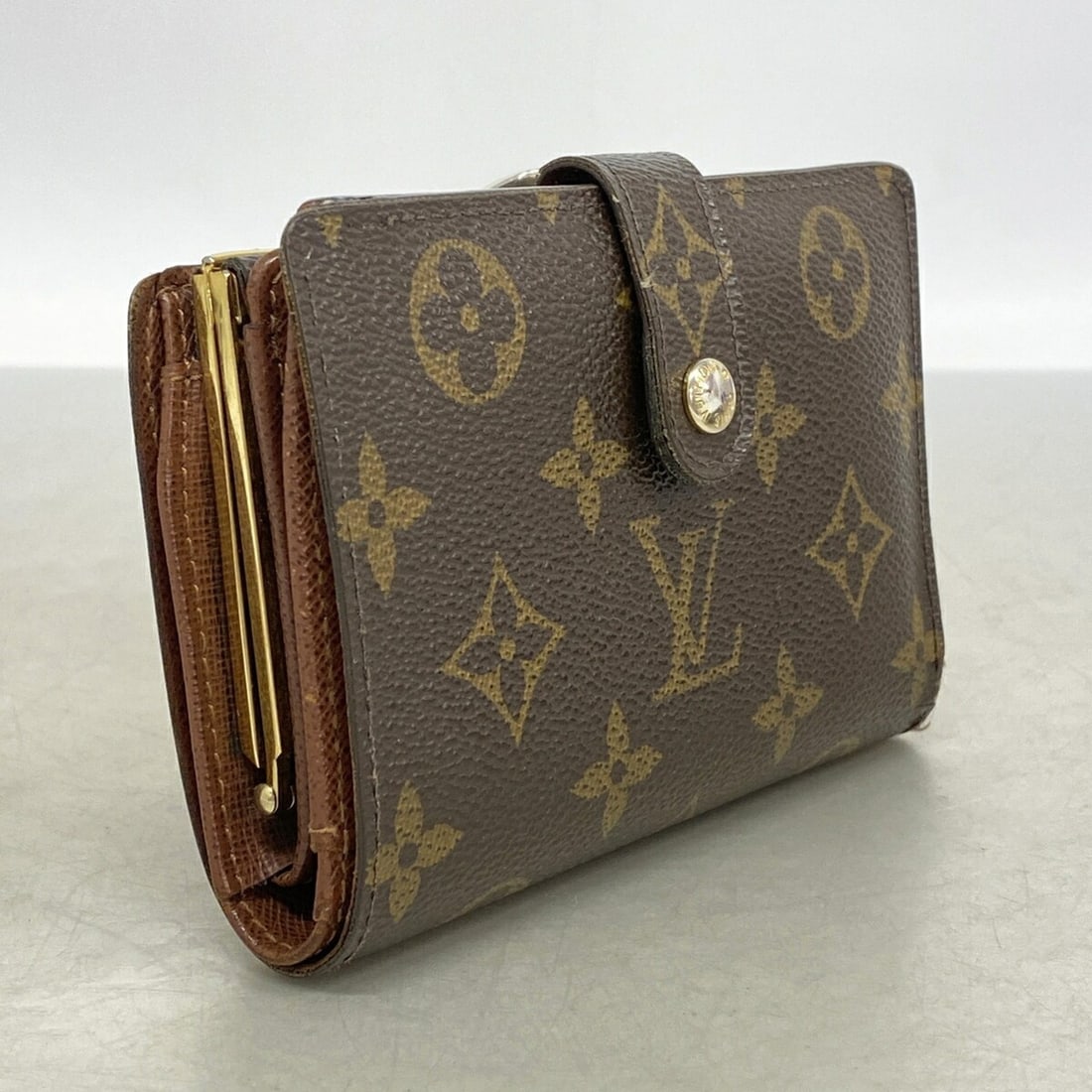 Louis Vuitton Monogram Portefeuille Viennois Wallet M61674 Brown Women's: --- Catalog ---Category: SizeSize (HxWxD): 9.5cm x 13cm x 2.5cm / 3.74'' x 5.11'' x 0.98''Category: DesignType: Wallet (bi-fold)Color: BrownGender: WomenCategory: GeneralMPN: M61674Brand: Louis Vuitto