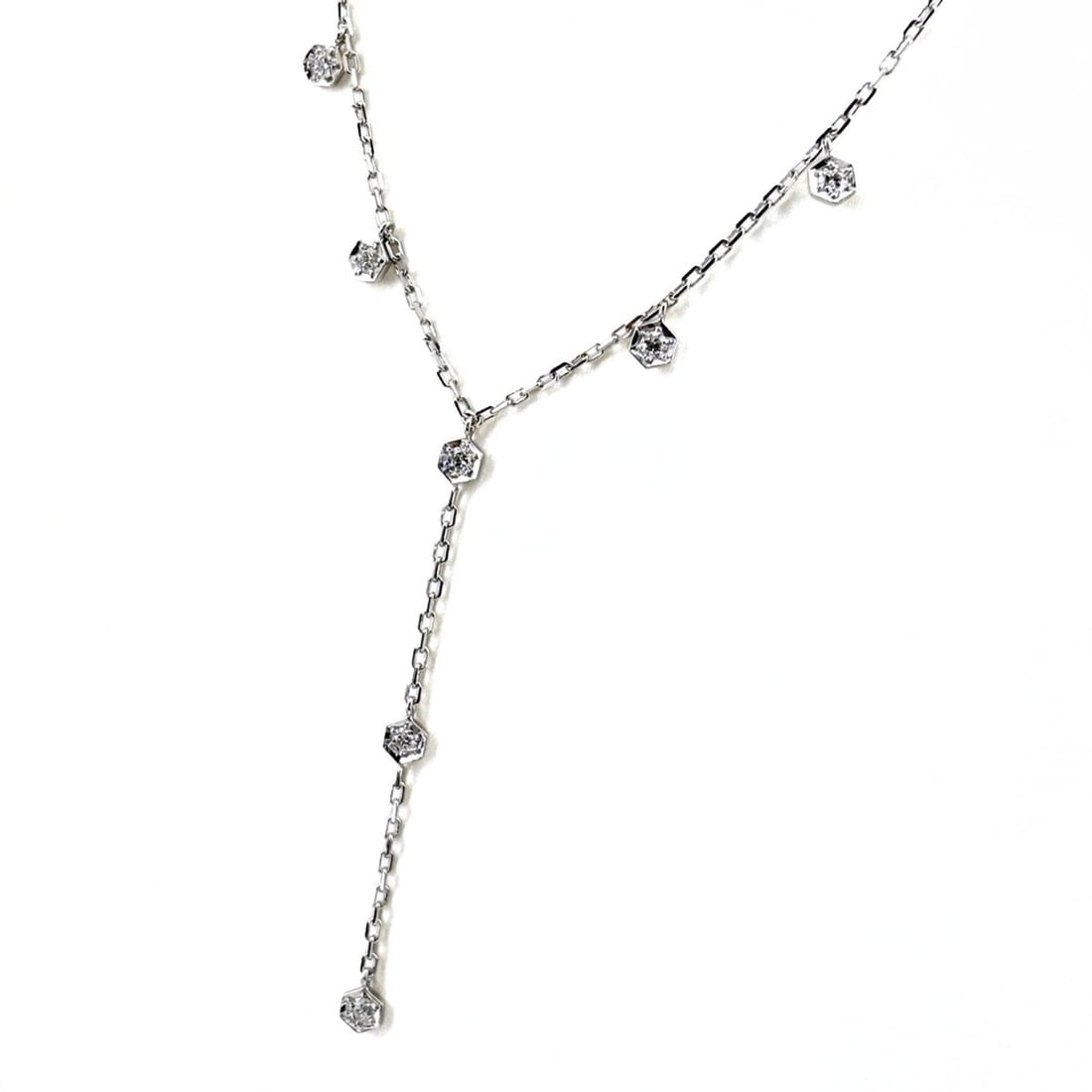 Piaget Magic Garden Melee Diamond Pendant Necklace, 750 Diamond, Women's: --- Catalog ---Category: SizeWidth: 1.4mm / 0.06''Weight: 4.7g / 0.16oz.Pendant Size: 99.2mm x 4.3mm / 3.9'' x 0.16''Neck Circumference: 43 cm / 16.92''Category: DesignColor: SilverStone: DiamondGende