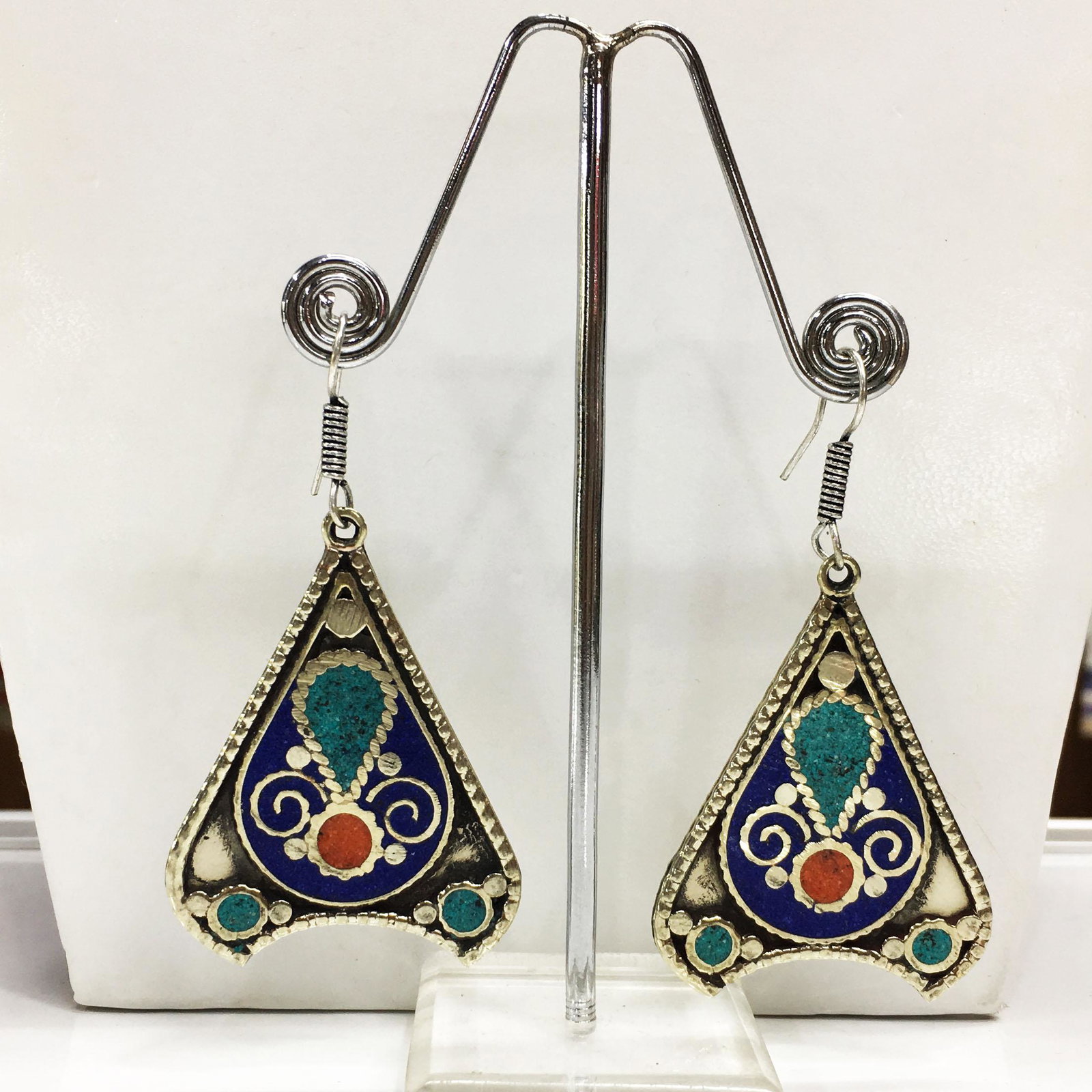 Tibetan Turquoise Ethnic Handmade Earrings: Tibetan Handmade Ethnic Earrings Main Stone: Lapis Metal: Tibetan Silver Material: Stone Brand: Handmade Style: Bohemian Ethnic Origin: Tibetan Country/Region of Manufacture: Nepal