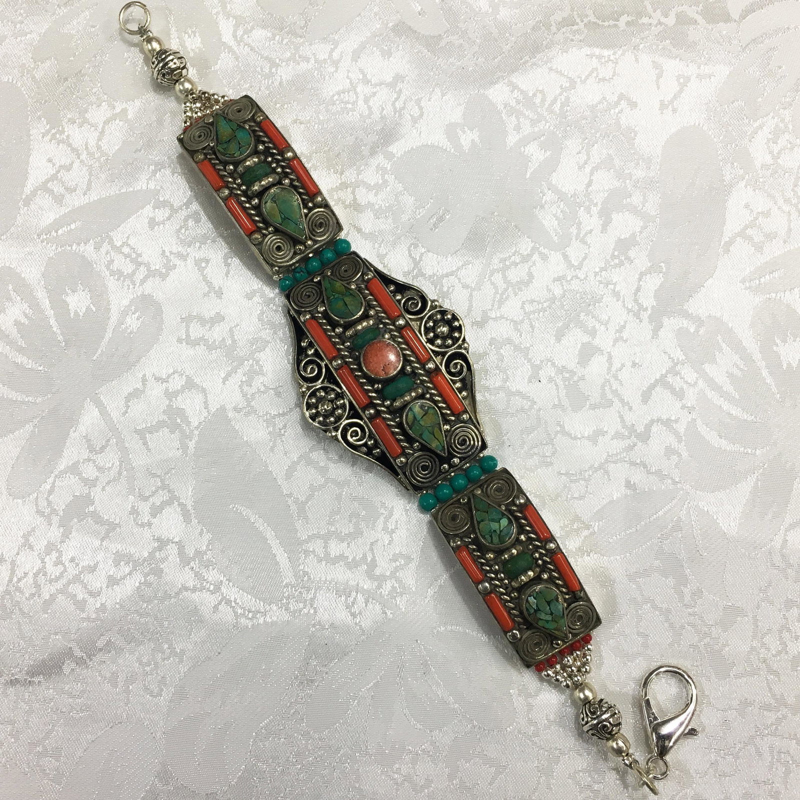Gypsy Ethnic Antique Choker Handmade Bracelet: TIBETAN TURQUOISE & CORAL HANDMADE BRACELETWeight: 30 Gram ApproxGemstones: Turquoise & Coral, LapisBrand: HandmadeBracelet Length: 6 to 7 InchCountry/Region of Manufacture: Kathmandu/Nepal