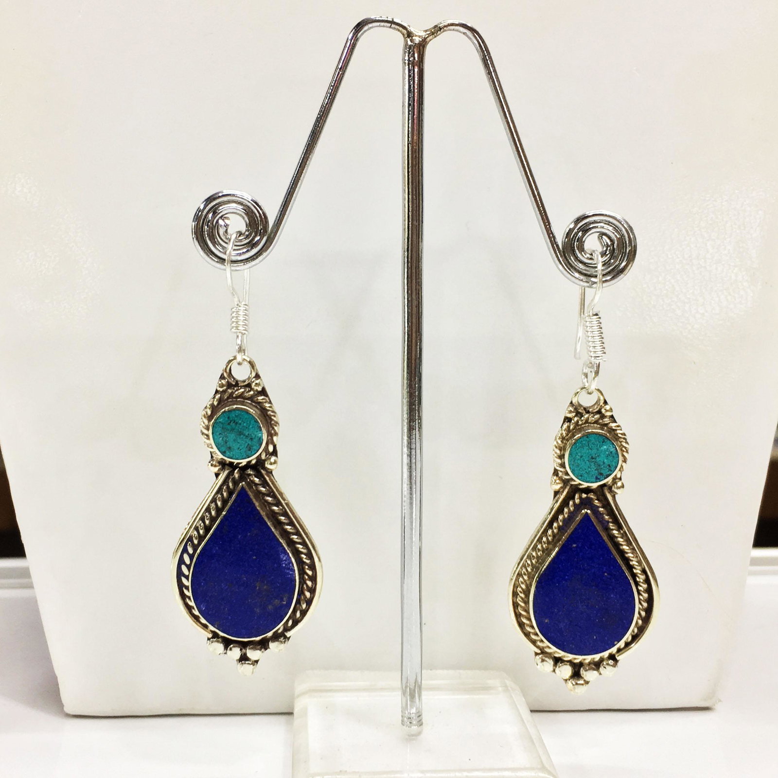 Nepalese Handmade Lapis Choker Earring: Tibetan Handmade Ethnic EarringsMain Stone: Turquoise, Coral & LapisMetal: Tibetan SilverMaterial: StoneBrand: HandmadeStyle: BohemianEthnic Origin: TibetanCountry/Region of Manufacture: Nepal