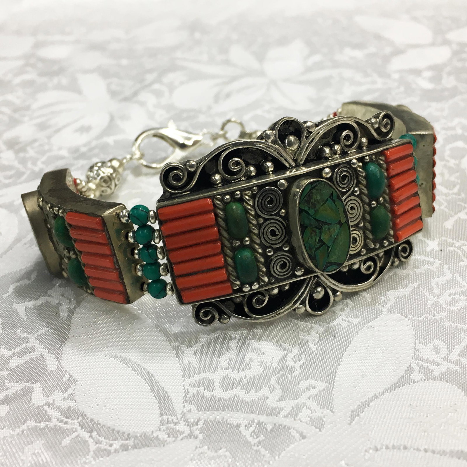 Gypsy Ethnic Antique Choker Handmade Bracelet: TIBETAN TURQUOISE & CORAL HANDMADE BRACELETWeight: 30 Gram ApproxGemstones: Turquoise & Coral, LapisBrand: HandmadeBracelet Length: 6 to 7 InchCountry/Region of Manufacture: Kathmandu/Nepal