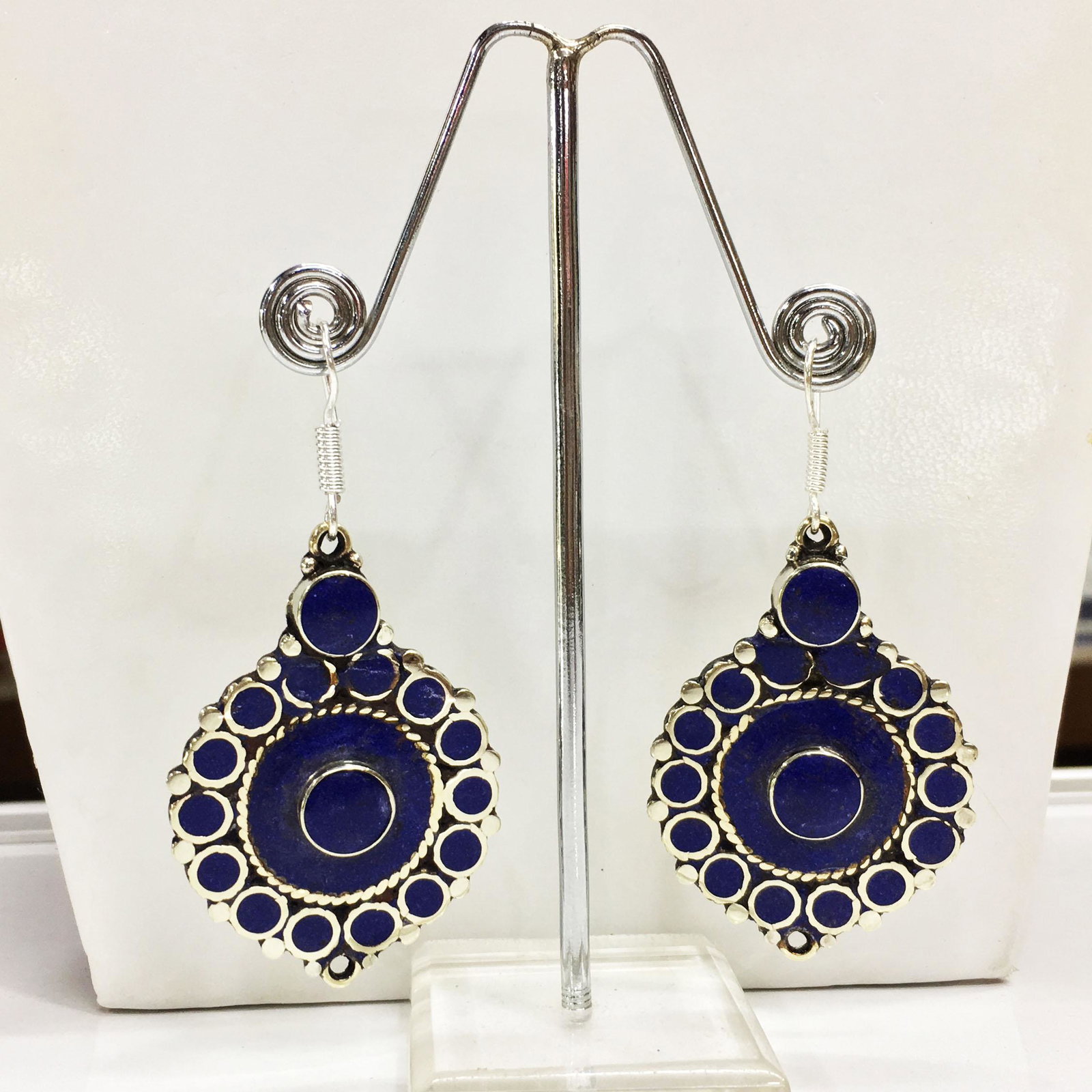 Tibetan Natural Lapis Beaded Earring: Tibetan Handmade Ethnic EarringsMain Stone: Turquoise, Coral & LapisMetal: Tibetan SilverMaterial: StoneBrand: HandmadeStyle: BohemianEthnic Origin: TibetanCountry/Region of Manufacture: Nepal