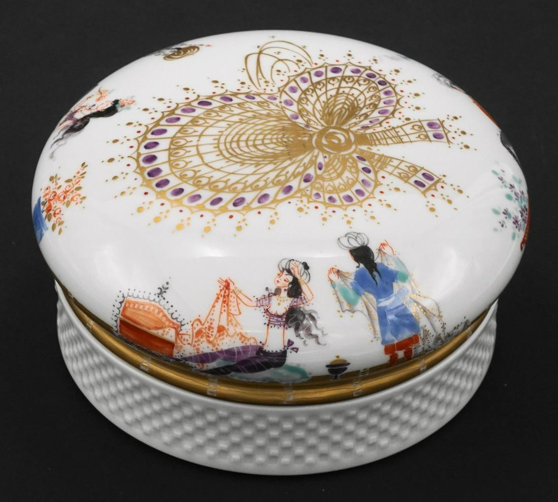 Meissen "1001 Nights" Deckeldose: Meissen "1001 Nacht" Deckeldose Dekor nach Prof. Heinz Werner, Maler, Grafiker und Porzellankünstler (geb. 1928 Coswig), Formmodell nachLudwig Zepner, Porzellankünstler, Designer und Erfinde