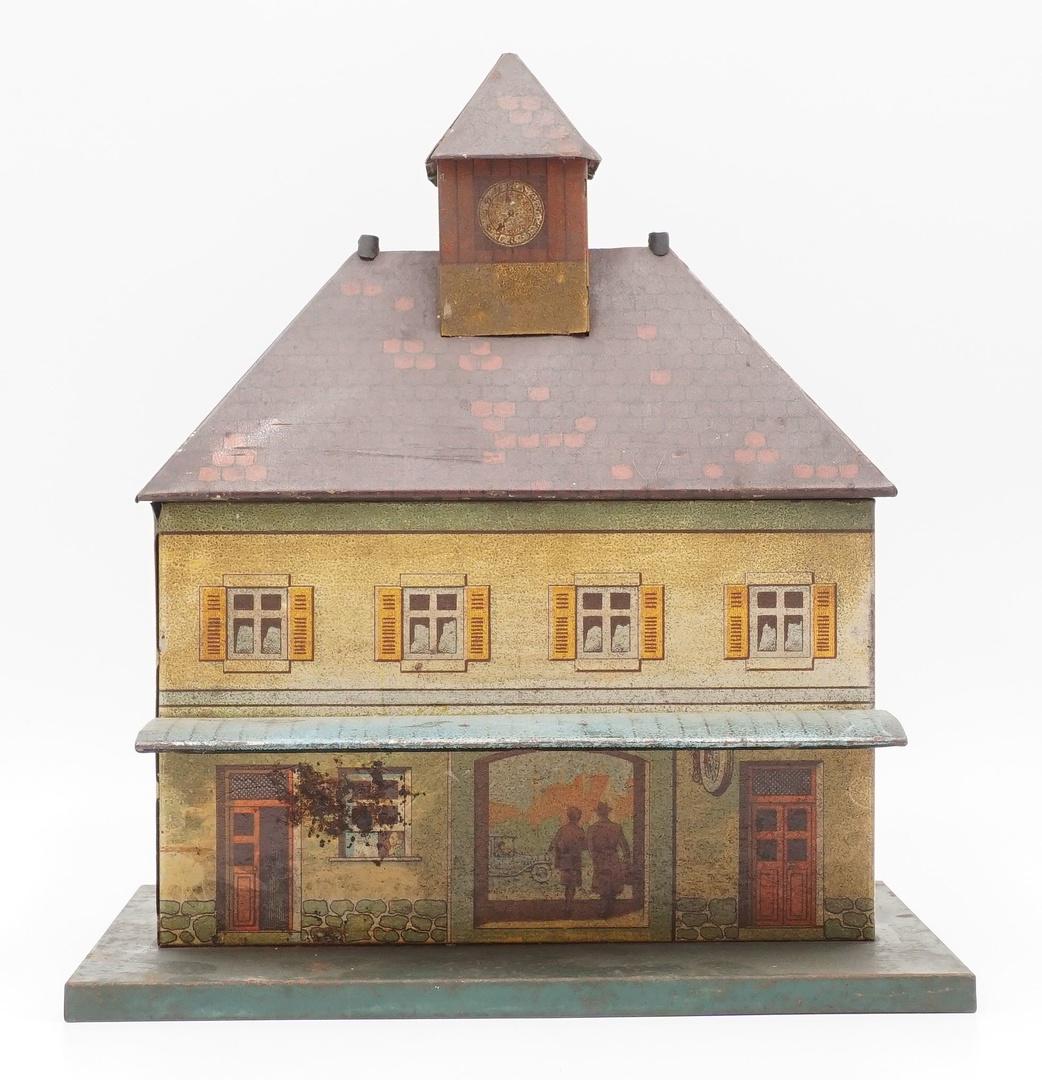 Bing Bahnhof Spur 0 1926-29: Blech lithografiert #10/6123 abnehmbares Dach mit Turm und Uhr guter Zustand nachgedunkelt 28 x 23 x 24 cm (HxBxT) Bing train station scale 0 lithographed tin no. 10/6123 remo