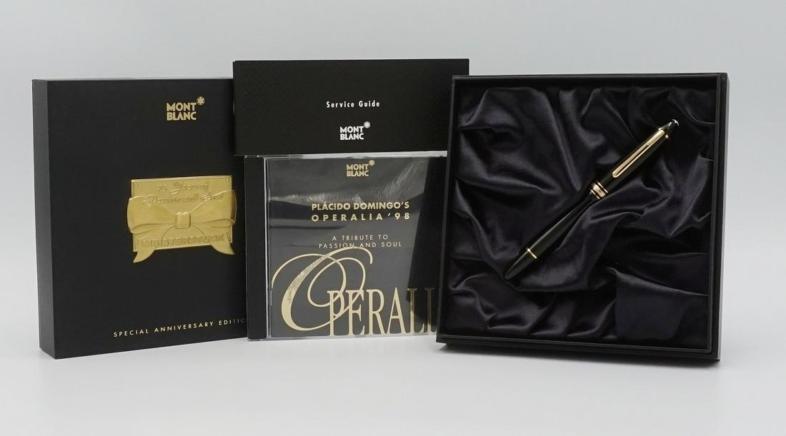 Montblanc Meisterstück Special Anniversary Edition: Metall / Edelharz Feder 585/- Gelbgold mit rhodinierter Intarsie Stärke M Kolbenfüller vergoldete Ringe mit Gravur "Meisterstück" altersgemäß guter Zustand L. 145 cm