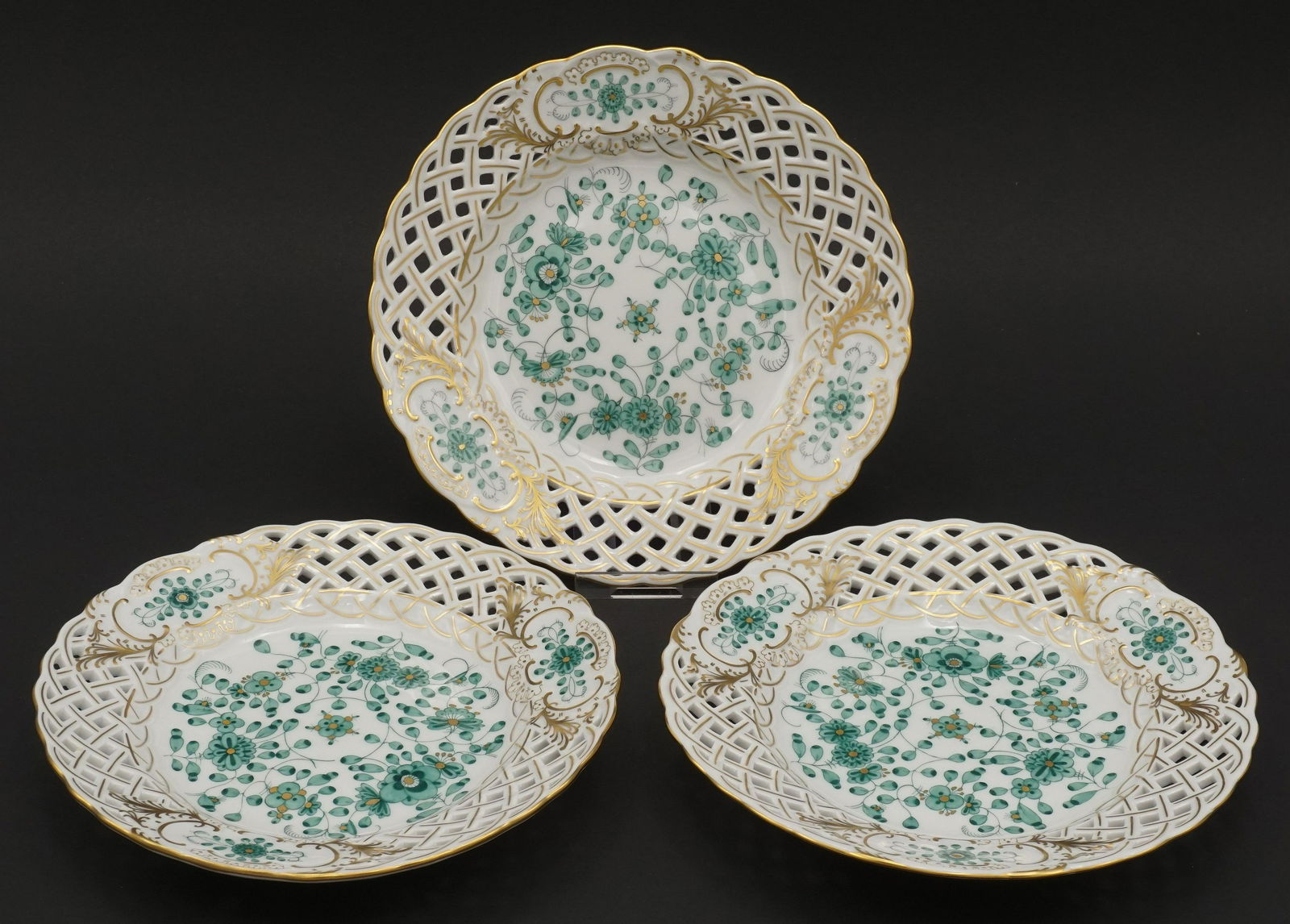 Drei kleine Meissen Durchbruchteller mit indischer (1 of 2)