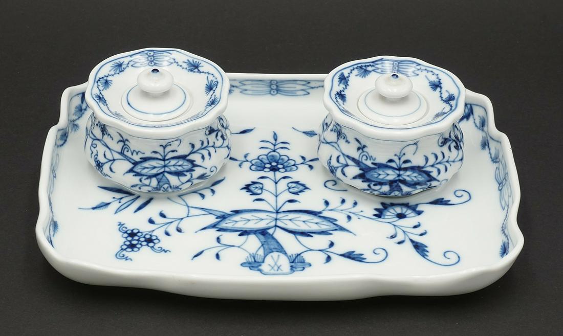 Meissen desk set with onion pattern (1 of 4)