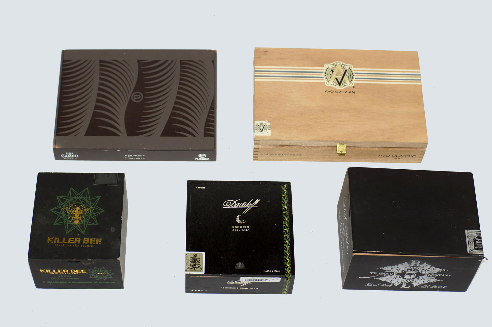 Vintage Cigar Boxes Mixed Lot of Five: Vintage Cigar Boxes Various Brands and Sizes. Lot of Five: Davidoff Escurio Gran Toro, Last Rites Grand Toro, Killer Bee, Avo Uvezian, Alma del Campo Robusto.