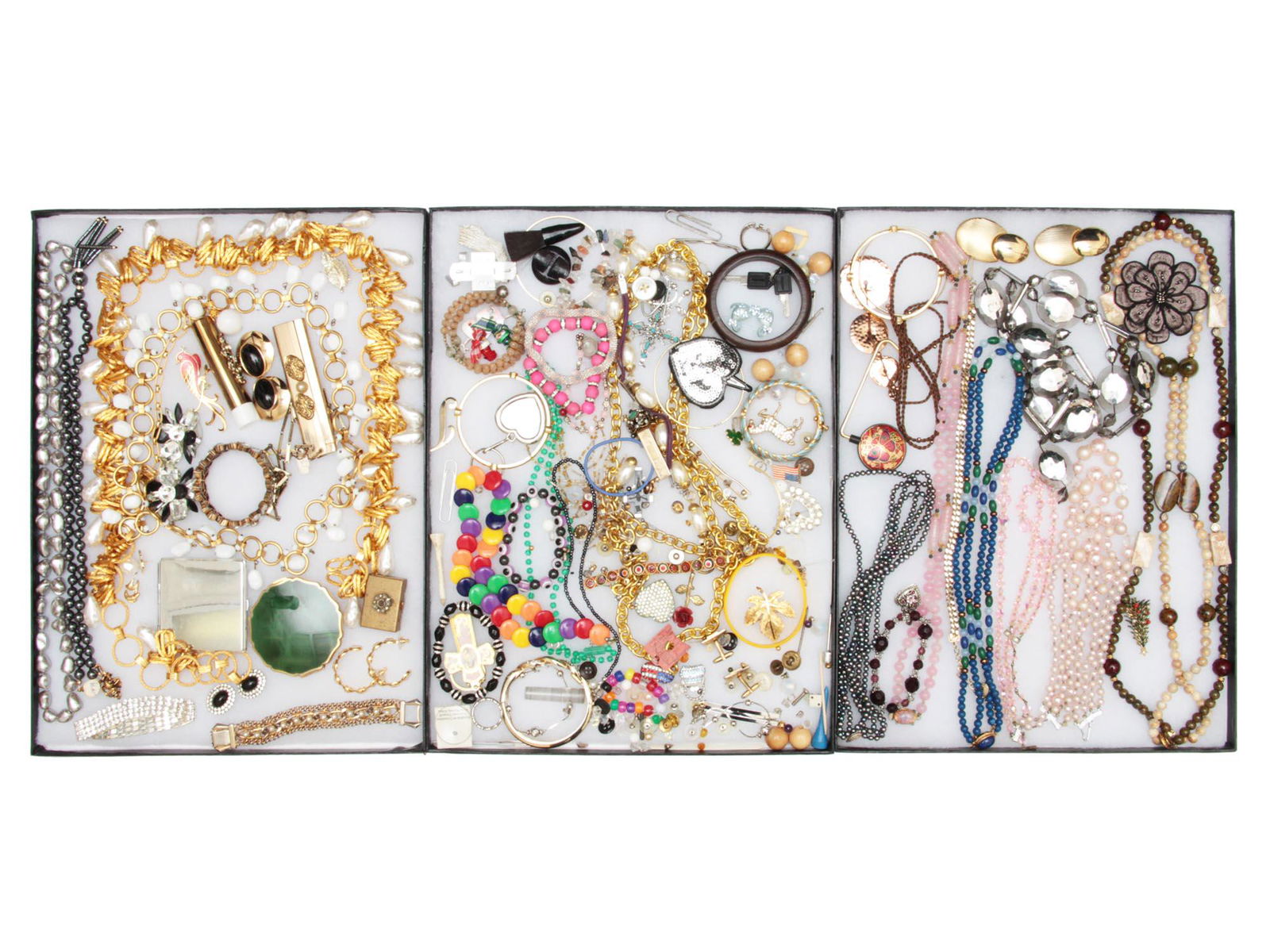 A LOT OF ASSORTED VINTAGE COSTUME JEWELRY: This lot contain a several dozens of vintage and modern costume jewelry. From brand name to no name. Bracelet, brooch, necklaces, pendants, earrings, and many more. Dimensions: Various dimensions.