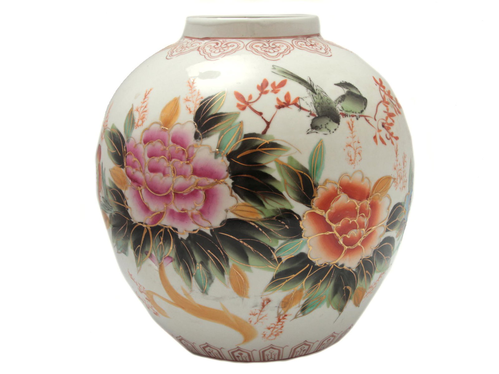 AN ANTIQUE CHINESE PORCELAIN VASE: A porcelain vase with flower design, with red Chinese square mark at the bottom. Dimensions: H 9 in.