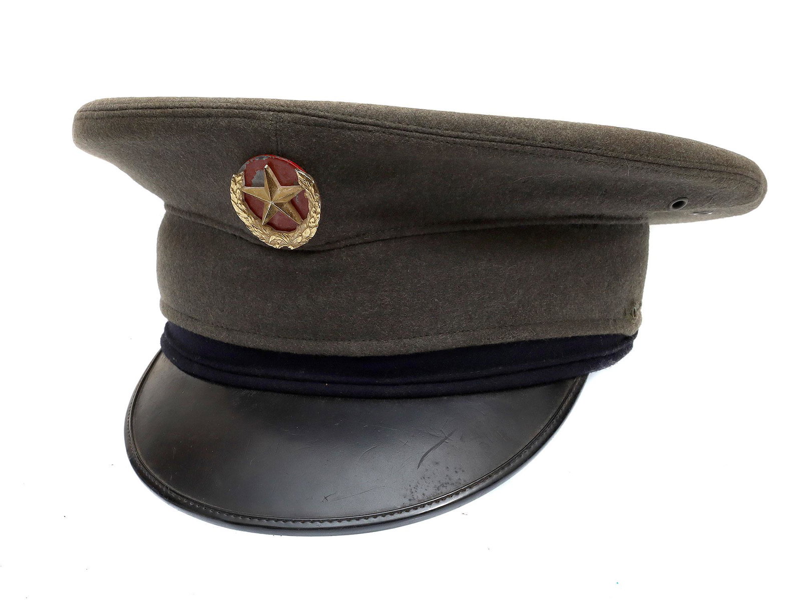 NORTH VIETNAM ARMY OFFICER FIELD VISOR CAP: Lot includes a 1960's North Vietnamese Officer's Cap, with NVA insignia. Dimensions: Printed size: 7