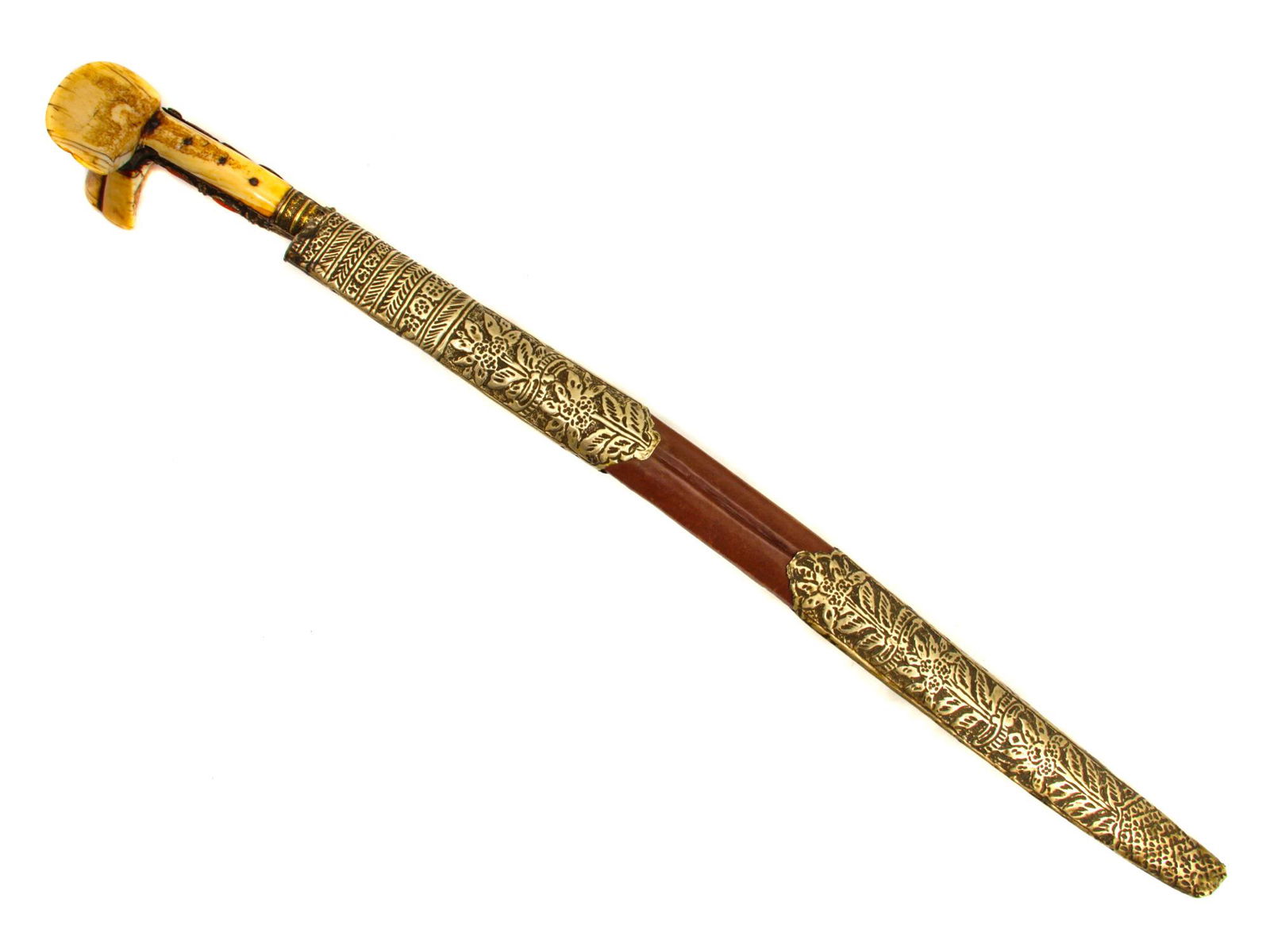 AN ISLAMIC TURKISH YATAGAN SWORD IN SILVER MOUNTS: With characteristic carved eared grip set with corals, re-curved blade with pronounced rib decorated with silver inlay featuring Arabic inscriptions, wooden scabbard covered with dark red velvet, repo