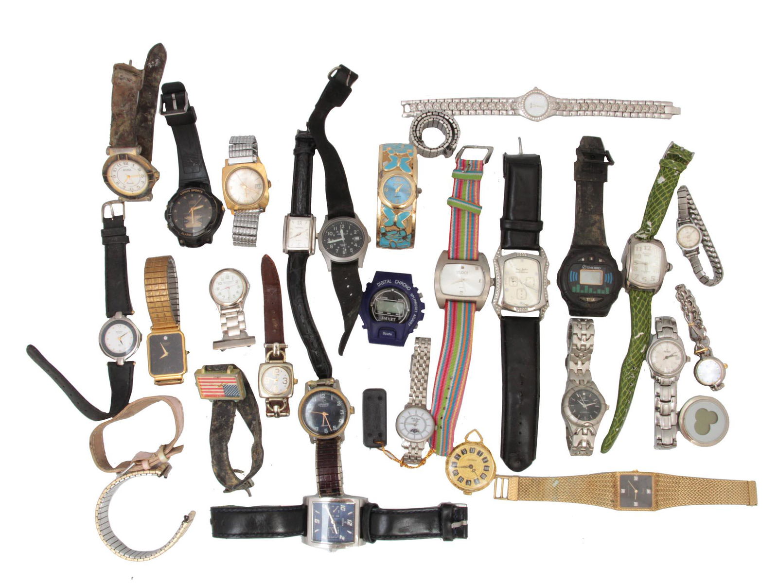 A LOT OF 26 VINTAGE ASSORTED WATCHES: This is a lot of Collectible wrist watches for men and women, some of the manufacturing companies are: Activa, Esperanto, Bulova, FENDI, Paul Jardin, Philip Persio, Timex, Wittnauer, among others. All