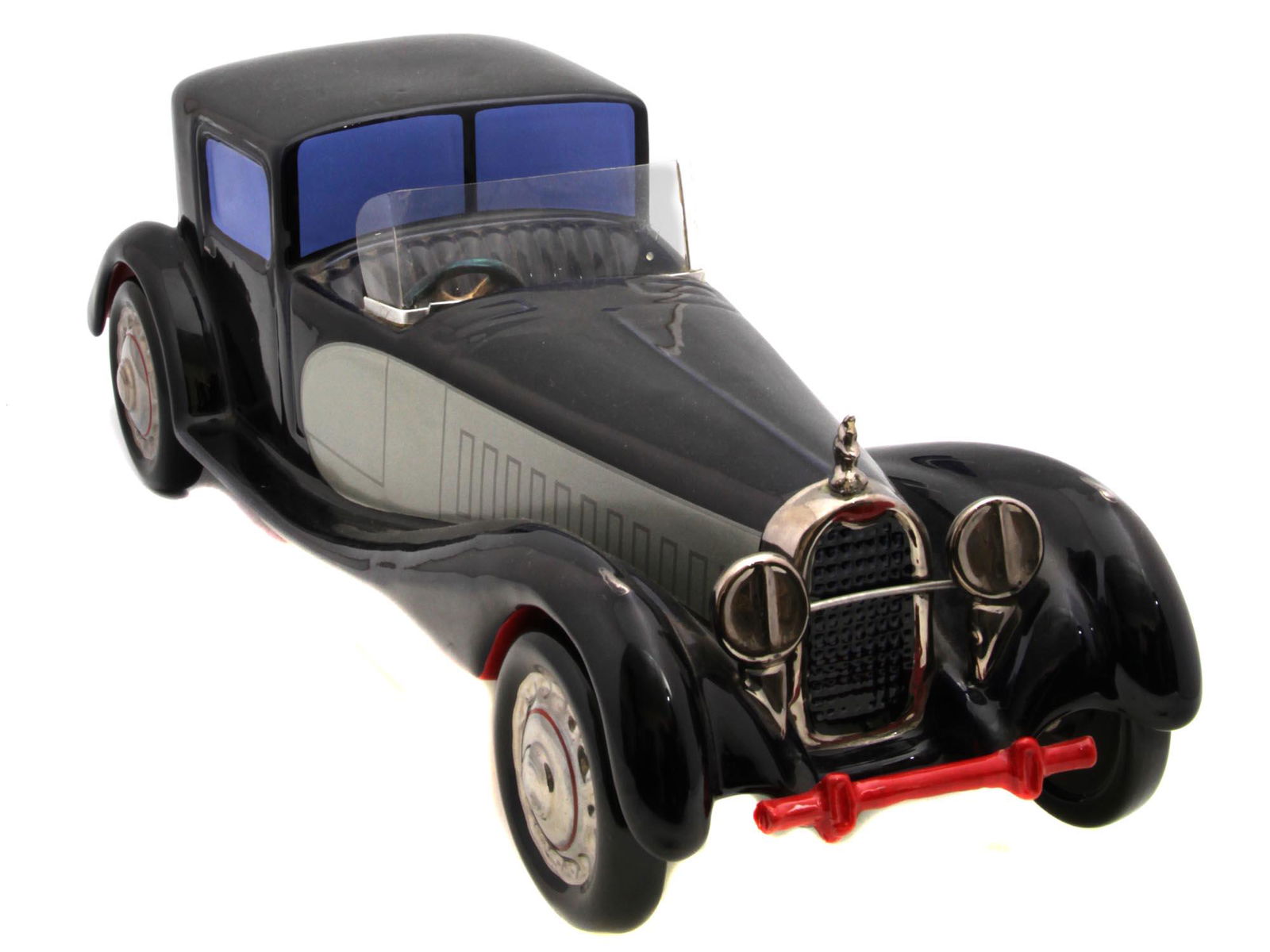 A VINTAGE ITALIAN CAR MODEL 1931 BUGATTI: A fine vintage car model of 1931 Bugatti Coupe de Ville type 41 Royale. Harrah's automobile collection, 1974. Handmade in Italy by Famous firsts. Marked on the base. Dimensions: 18 1/4 x 6 x 5 1/2 in.