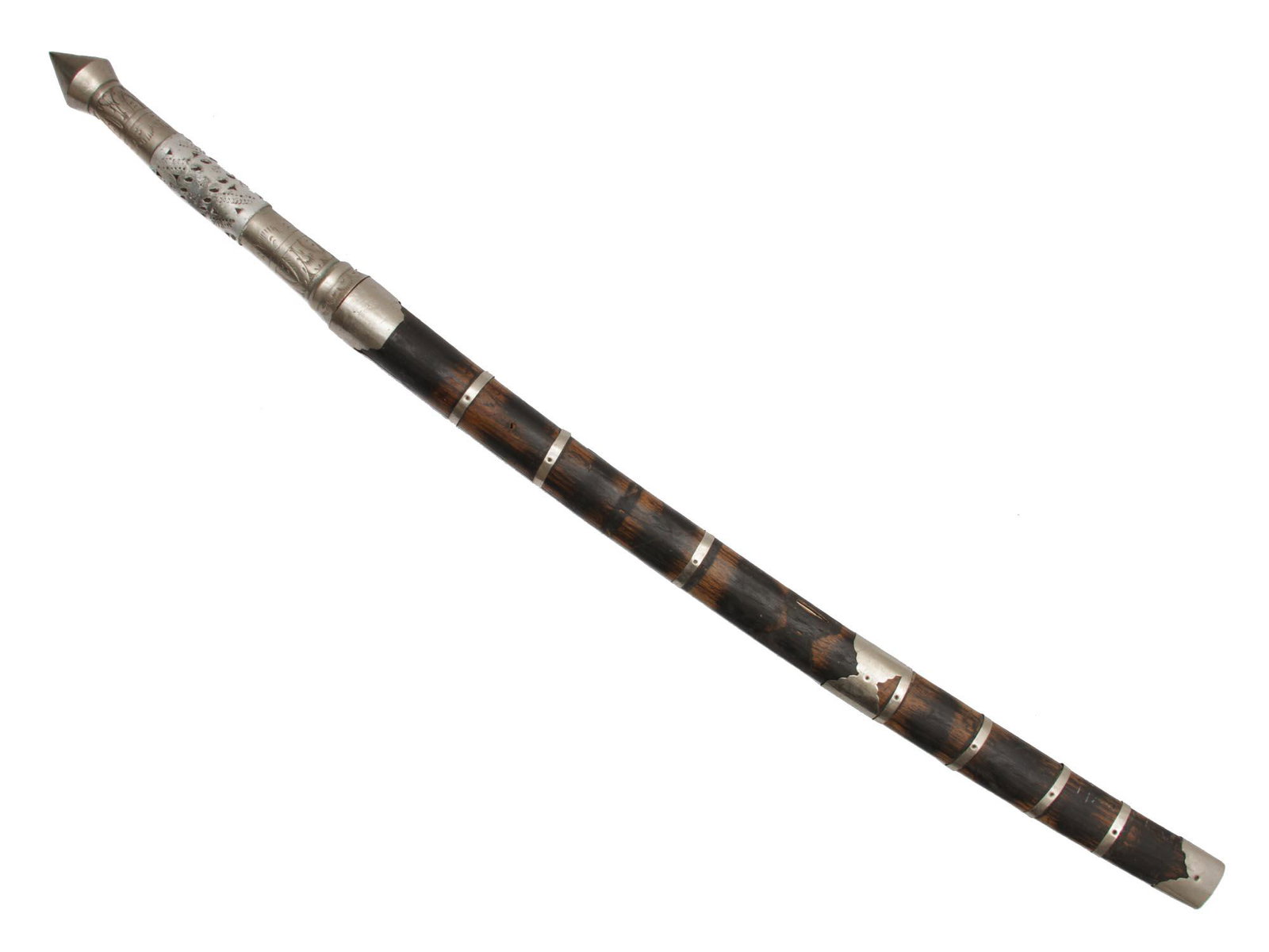 AN ANTIQUE BURMESE DHA SWORD 19TH C.: A late 19th-century Burmese fighting sword Dha. The oblong handle with a pyramidal pommel is decorated with embossed patterns and a bluer metal insert with cut patterns. The blade is decorated with de