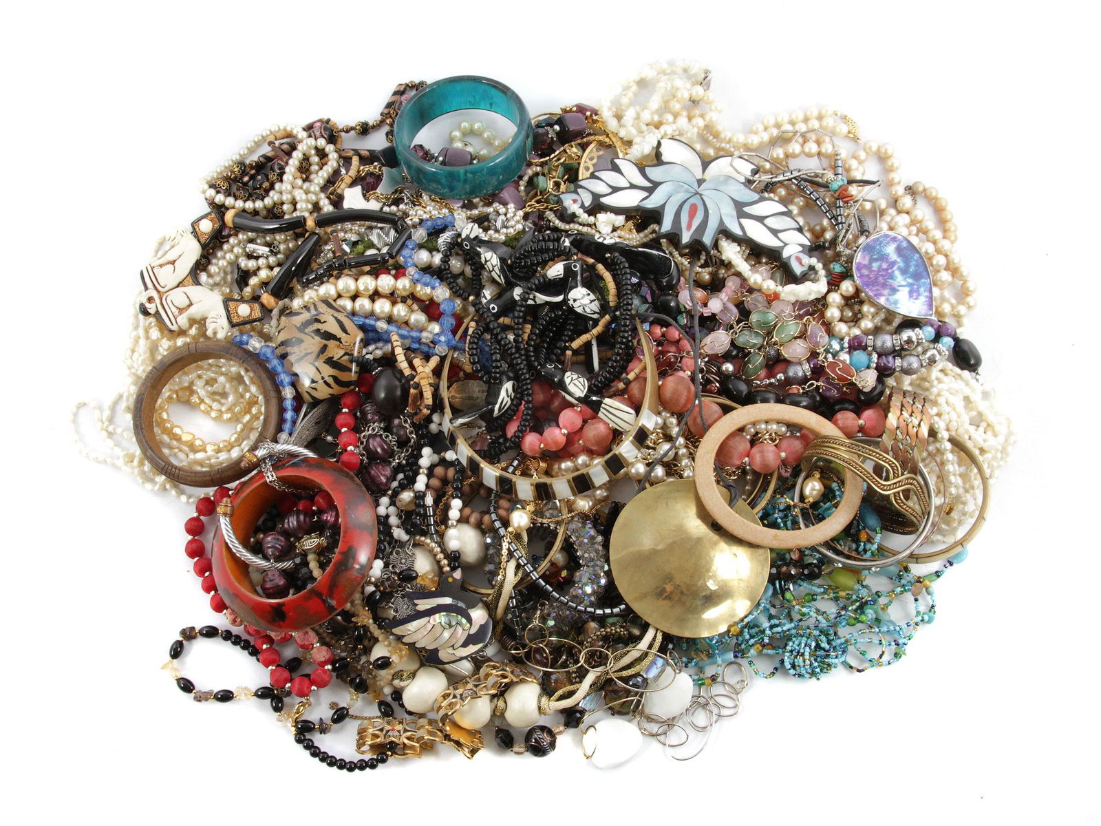 A LARGE LOT OF ASSORTED VINTAGE CUSTOM JEWELLERY: The lot includes custom jewelry made from a variety of materials, by different brand names, etc. Dimensions: Various sizes.