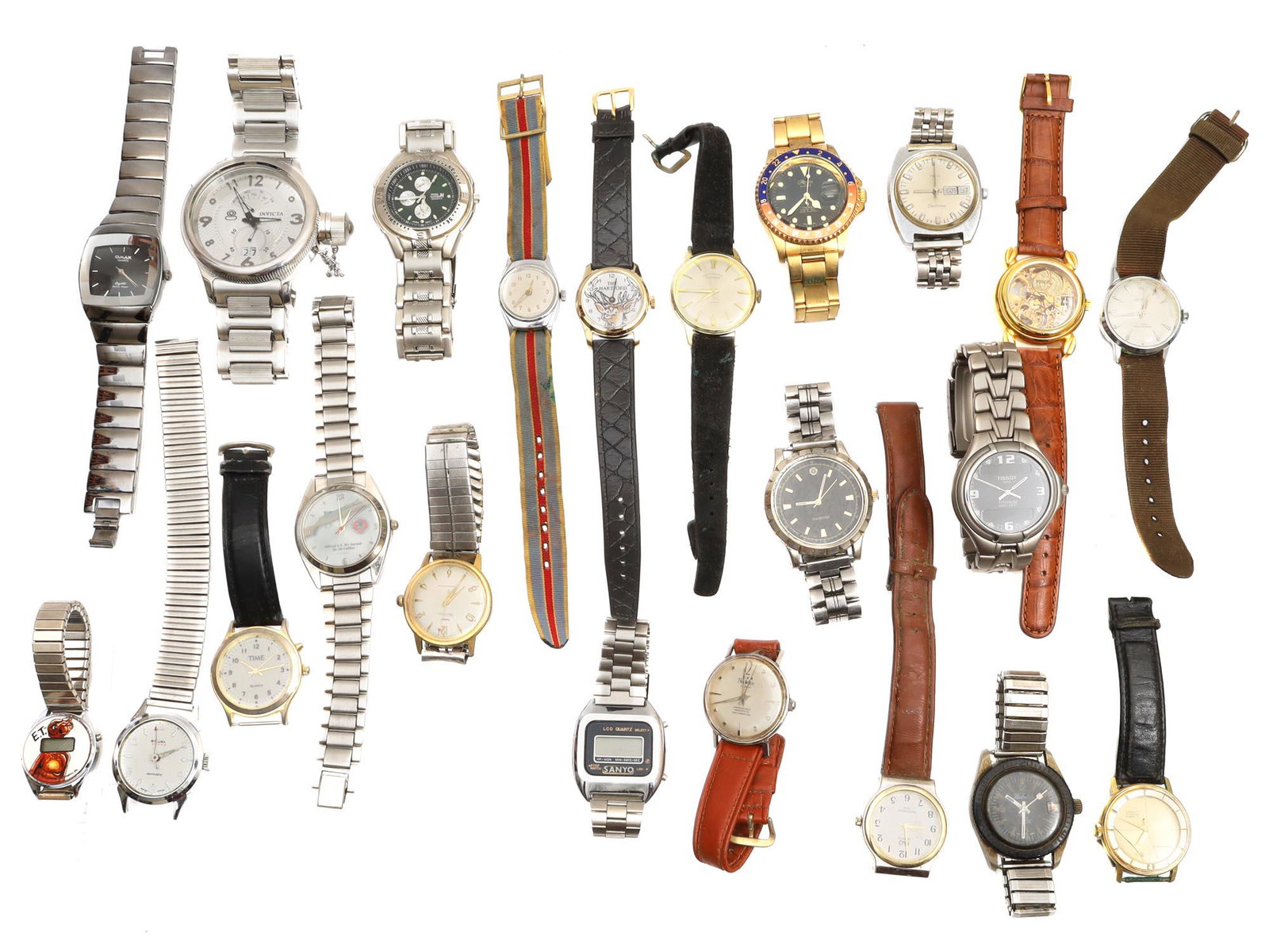 A SET OF 22 VINTAGE WRISTWATCHES: A set of 22 vintage men's wristwatches from various manufacturers. Watches with straps and hard bracelets. Used condition. Dimensions: Various sizes.