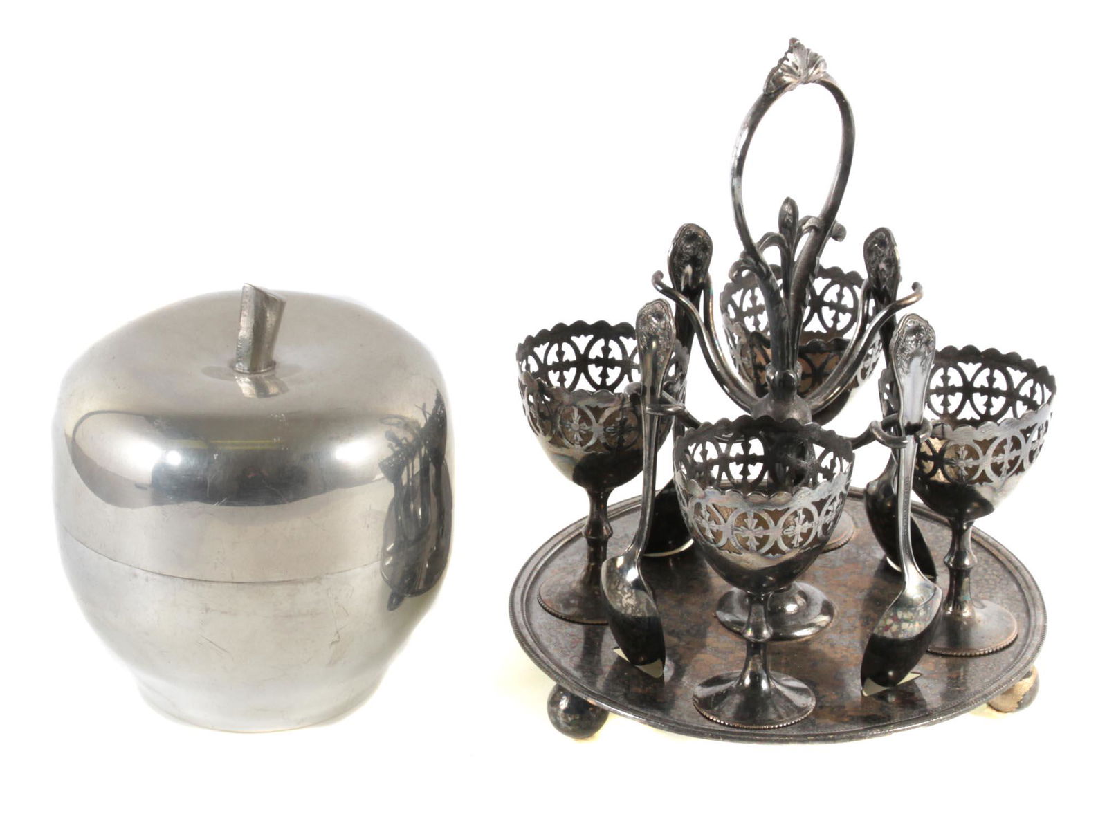 A VINTAGE EGG CUP SET, SHOT GLASS APPLE CONTAINER (1 of 7)