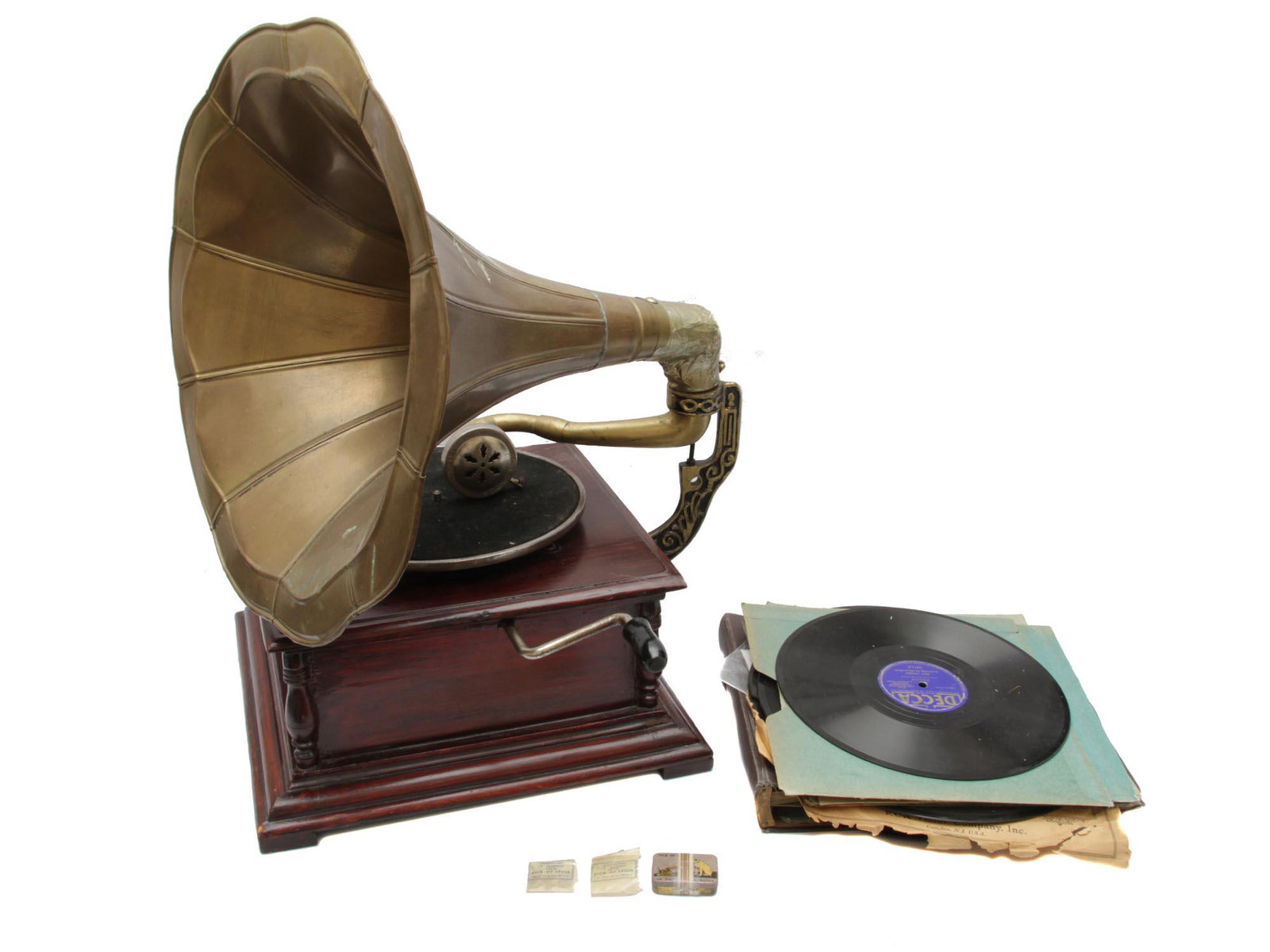AN ANTIQUE GRAMOPHONE MADE BY HIS MASTERâ€™S VOICE (1 of 6)