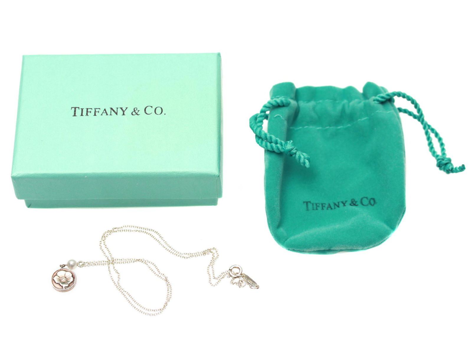 A TIFFANY & CO SILVER NECKLACE FLOWER WITH PEARL (1 of 6)