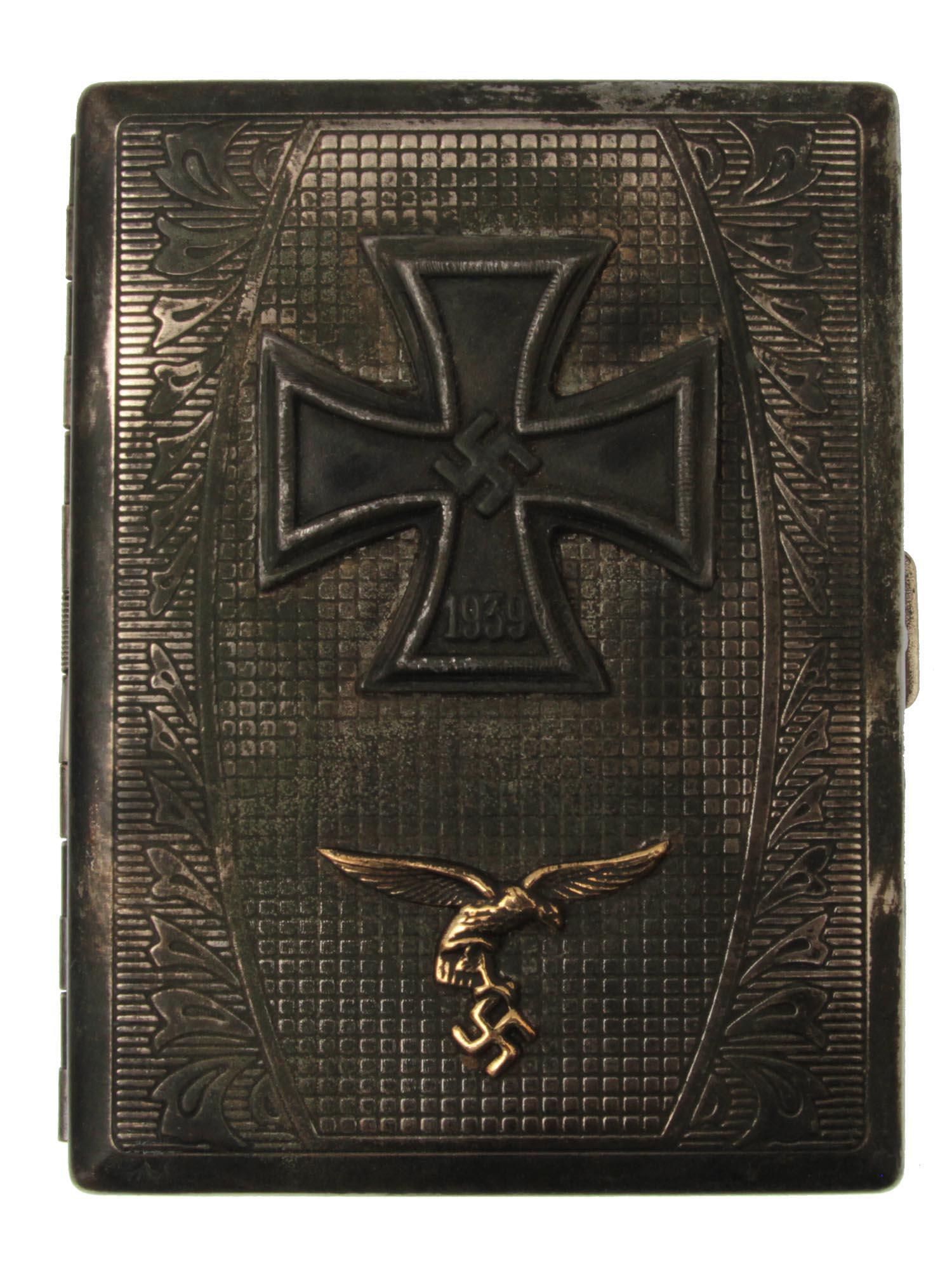 VINTAGE LUFTWAFFE PILOTS CIGARETTE CASE (1 of 4)
