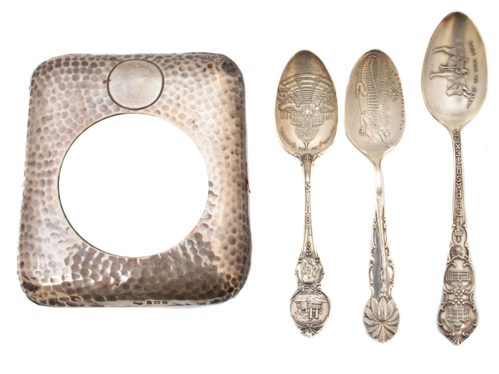 A SET OF 3 VINTAGE SILVER SOUVENIR SPOONS (1 of 6)