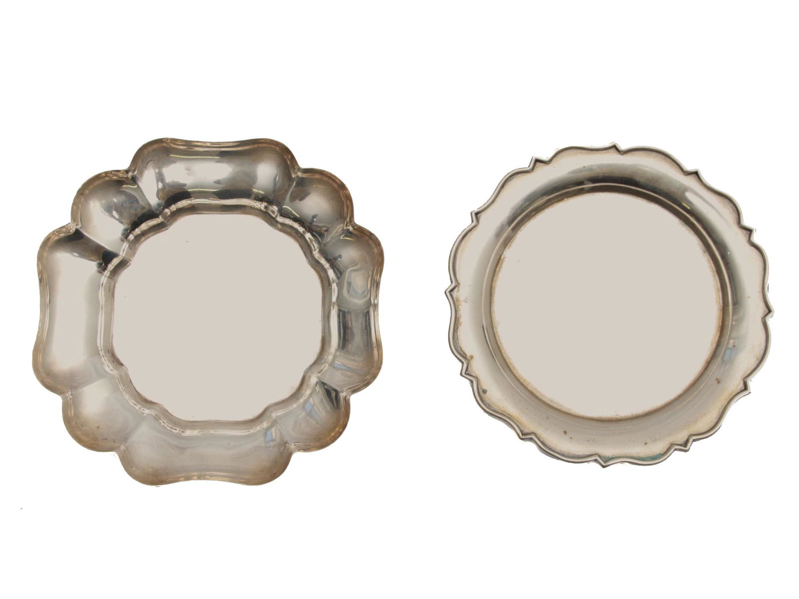 AN ANTIQUE SET OF TWO SILVER TRAYS (1 of 4)