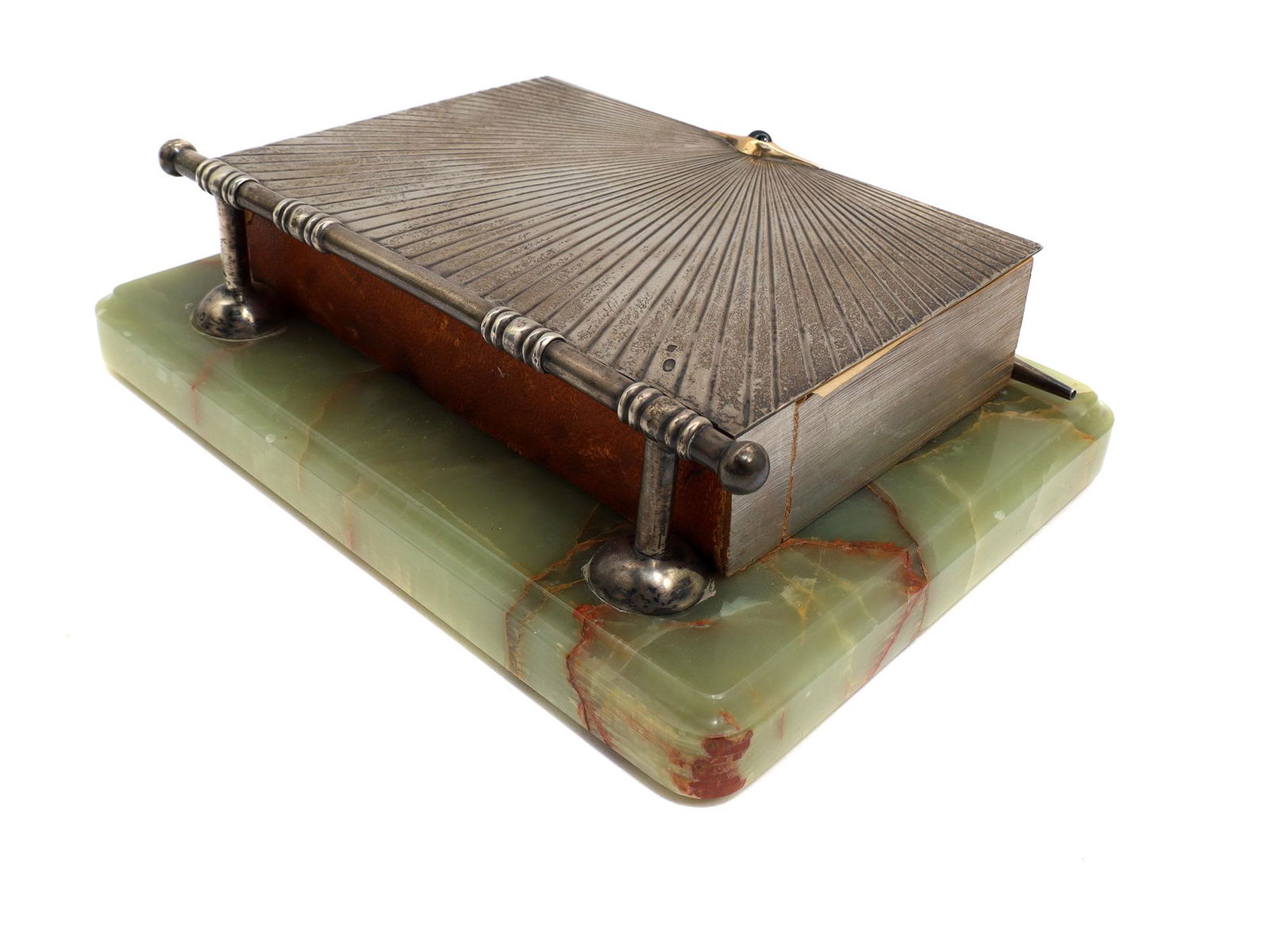 AN ANTIQUE RUSSIAN SILVER TABLE NOTEBOOK (1 of 10)